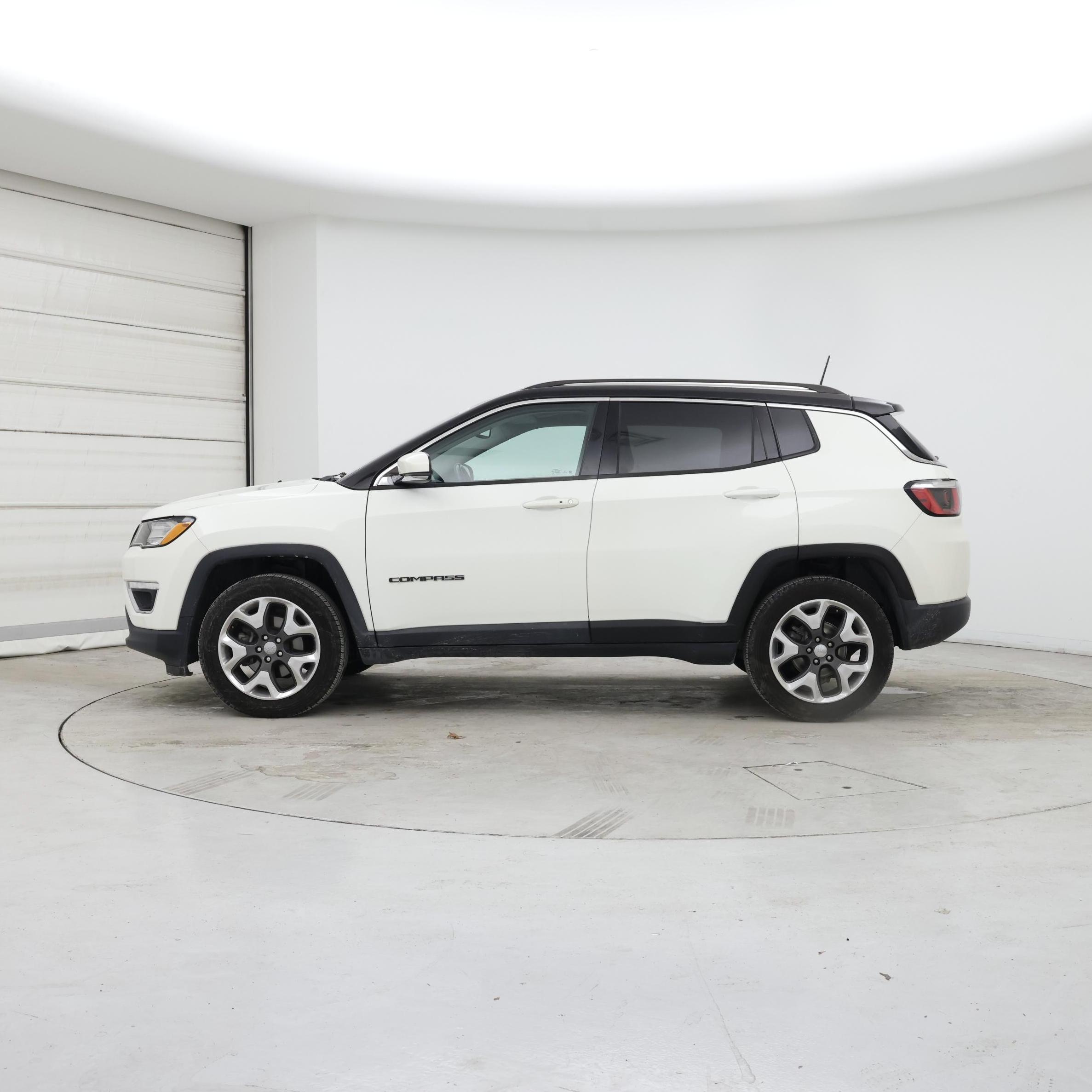 Thumbnail: 2018 Jeep Compass - 3