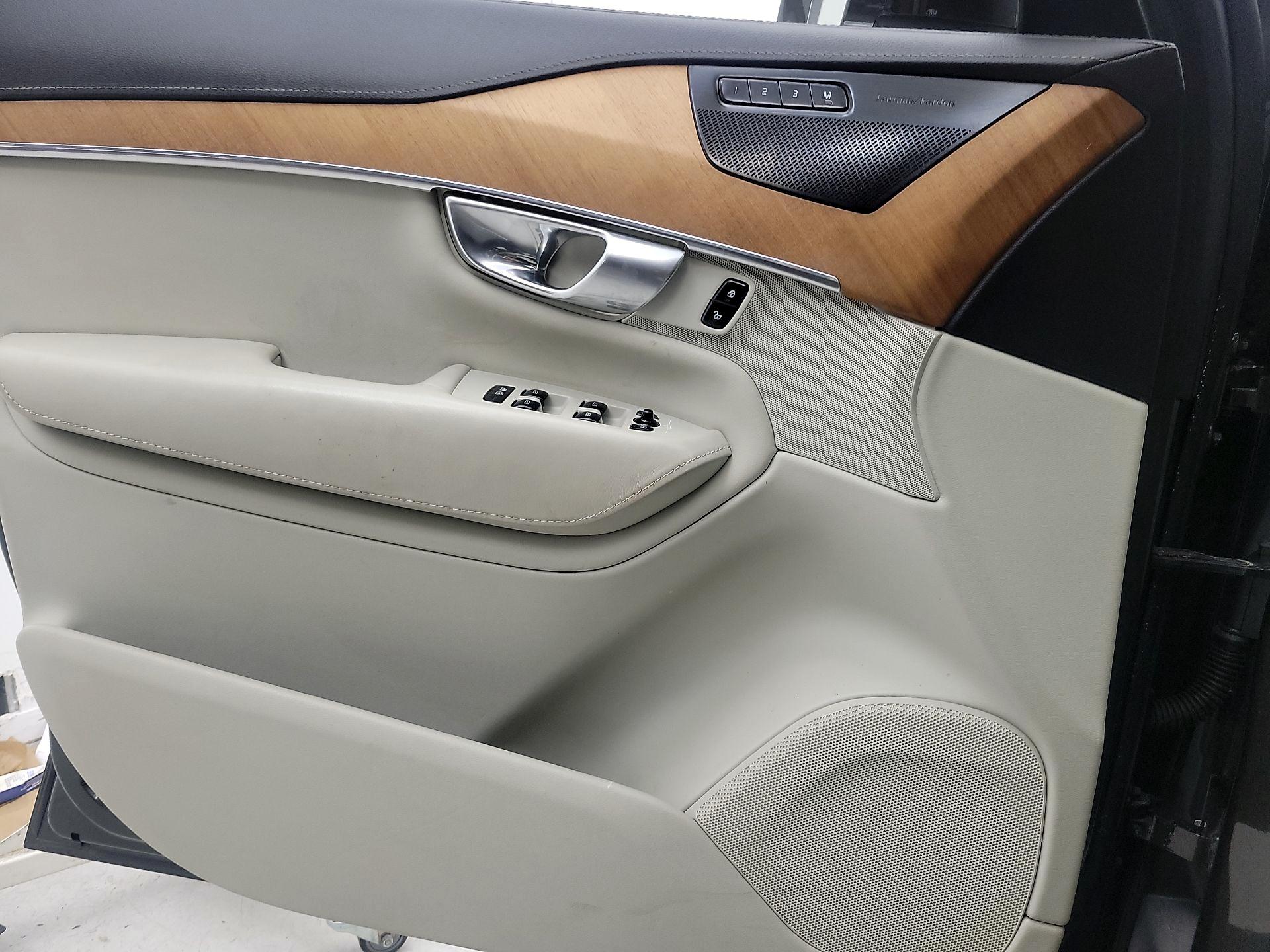 Thumbnail: 2020 Volvo XC90 - 12