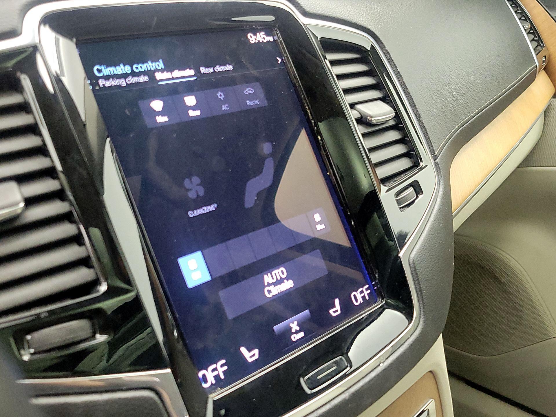 Thumbnail: 2020 Volvo XC90 - 17