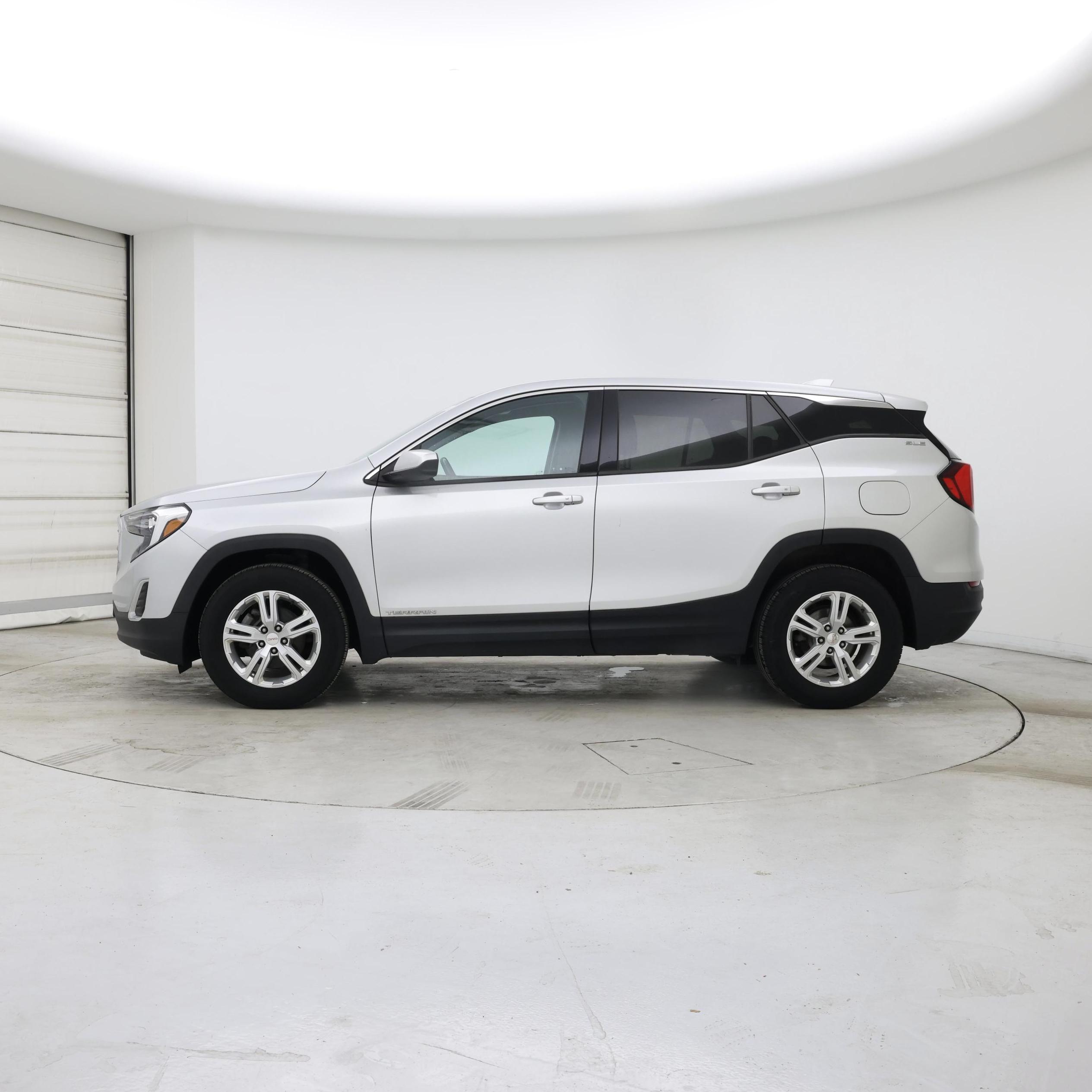 Thumbnail: 2020 GMC Terrain - 3