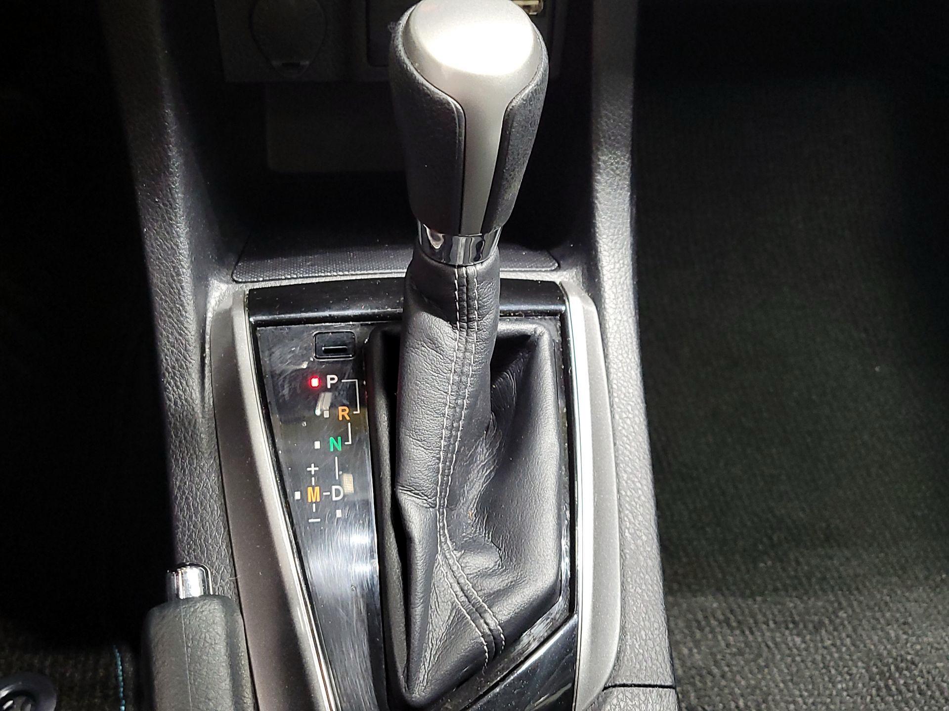 Thumbnail: 2015 Toyota Corolla - 16