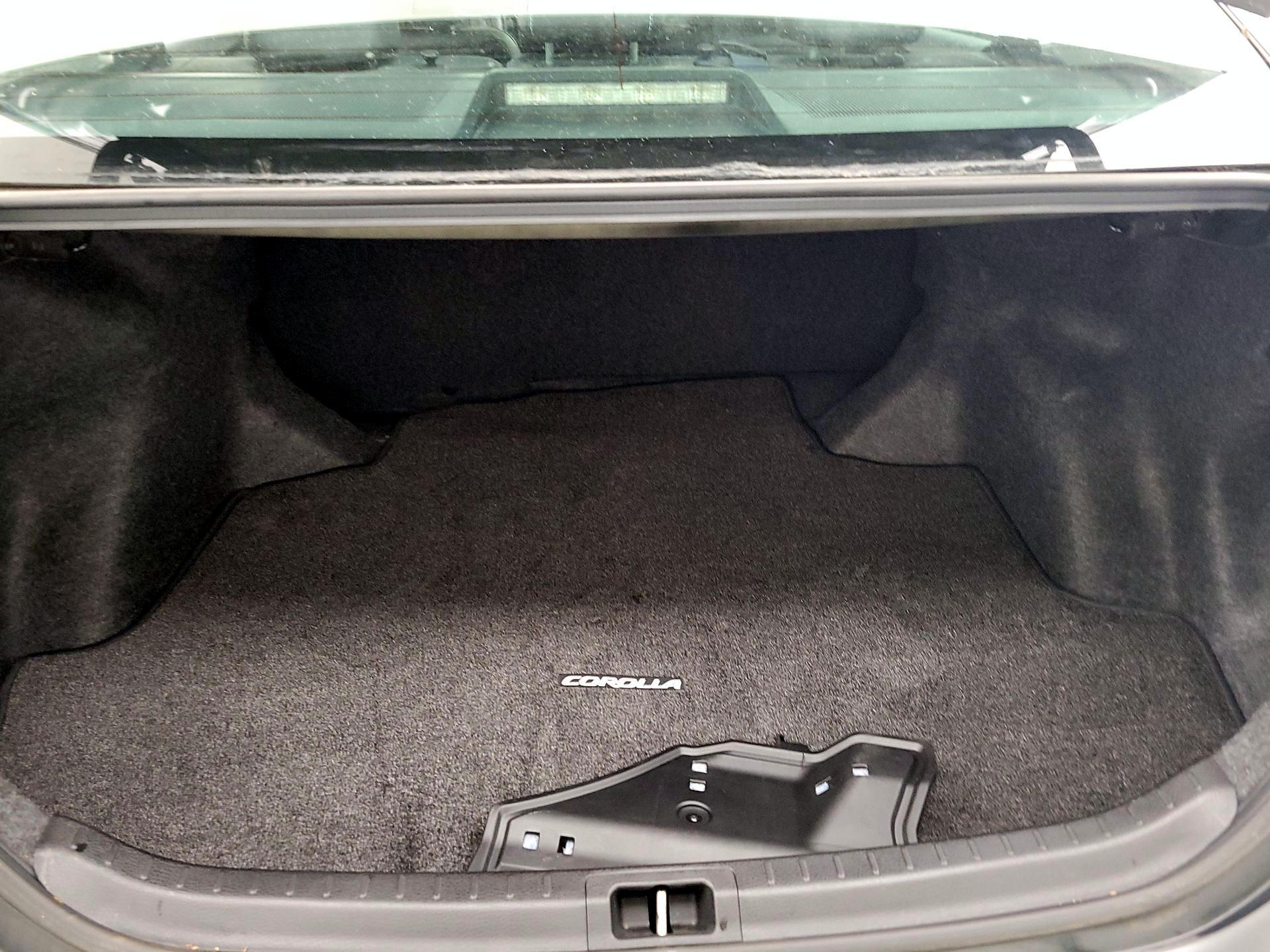 Thumbnail: 2015 Toyota Corolla - 19