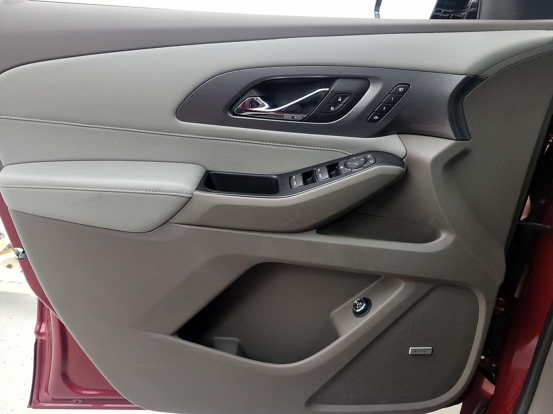 Thumbnail: 2018 Chevrolet Traverse - 12