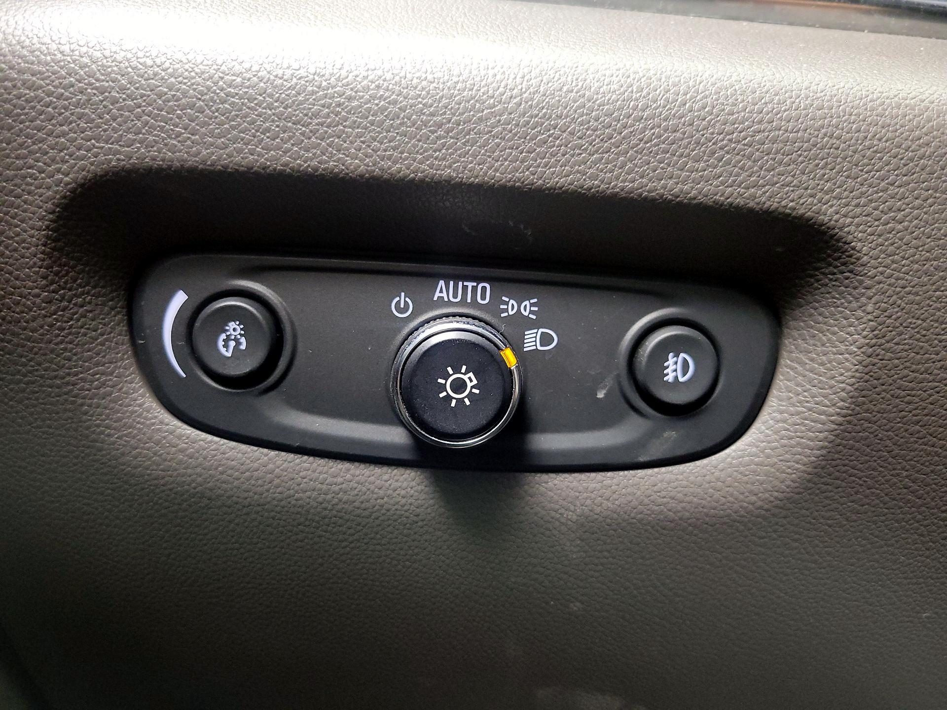 Thumbnail: 2018 Chevrolet Traverse - 13