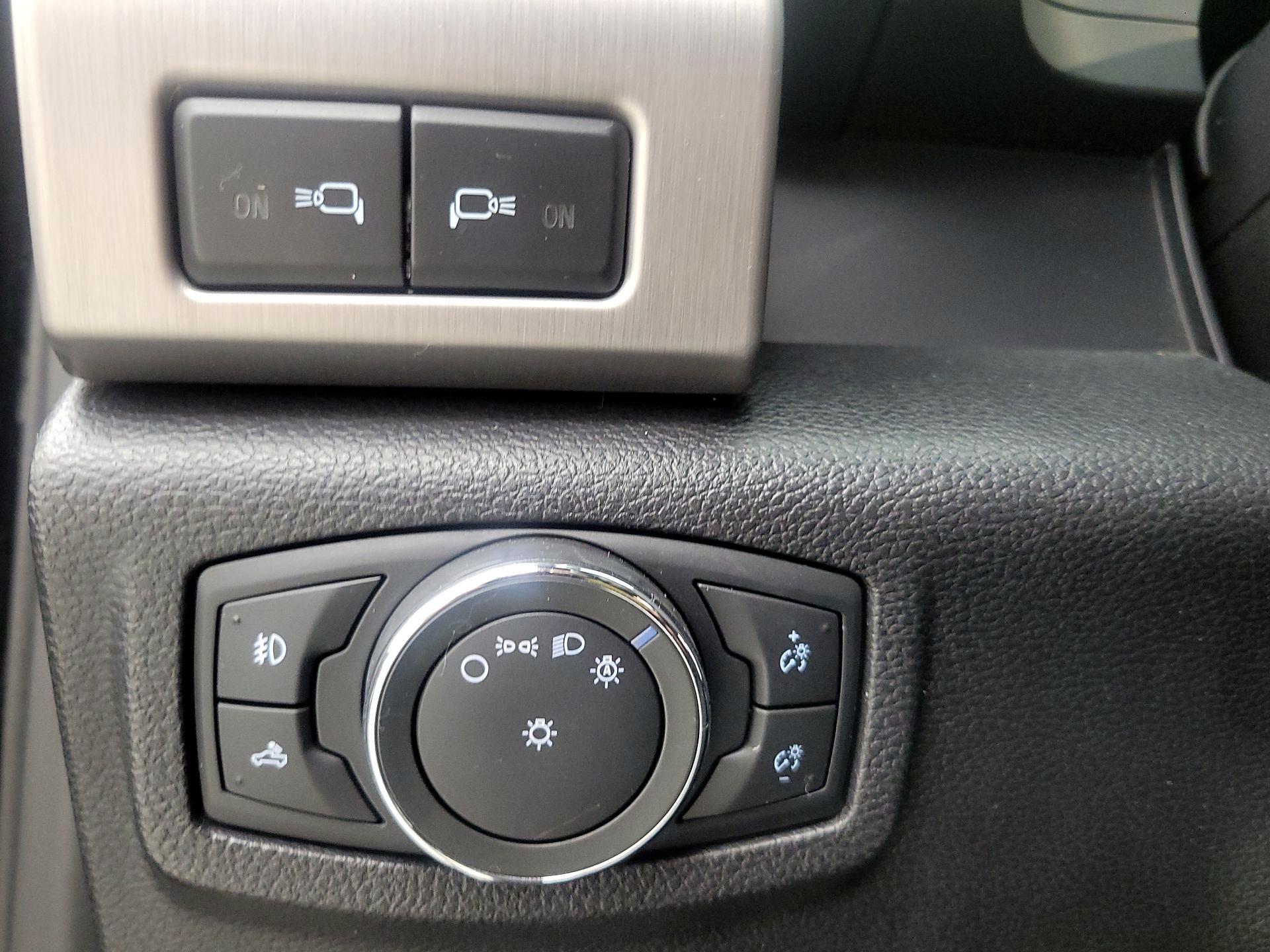 Thumbnail: 2016 Ford F-150 - 13