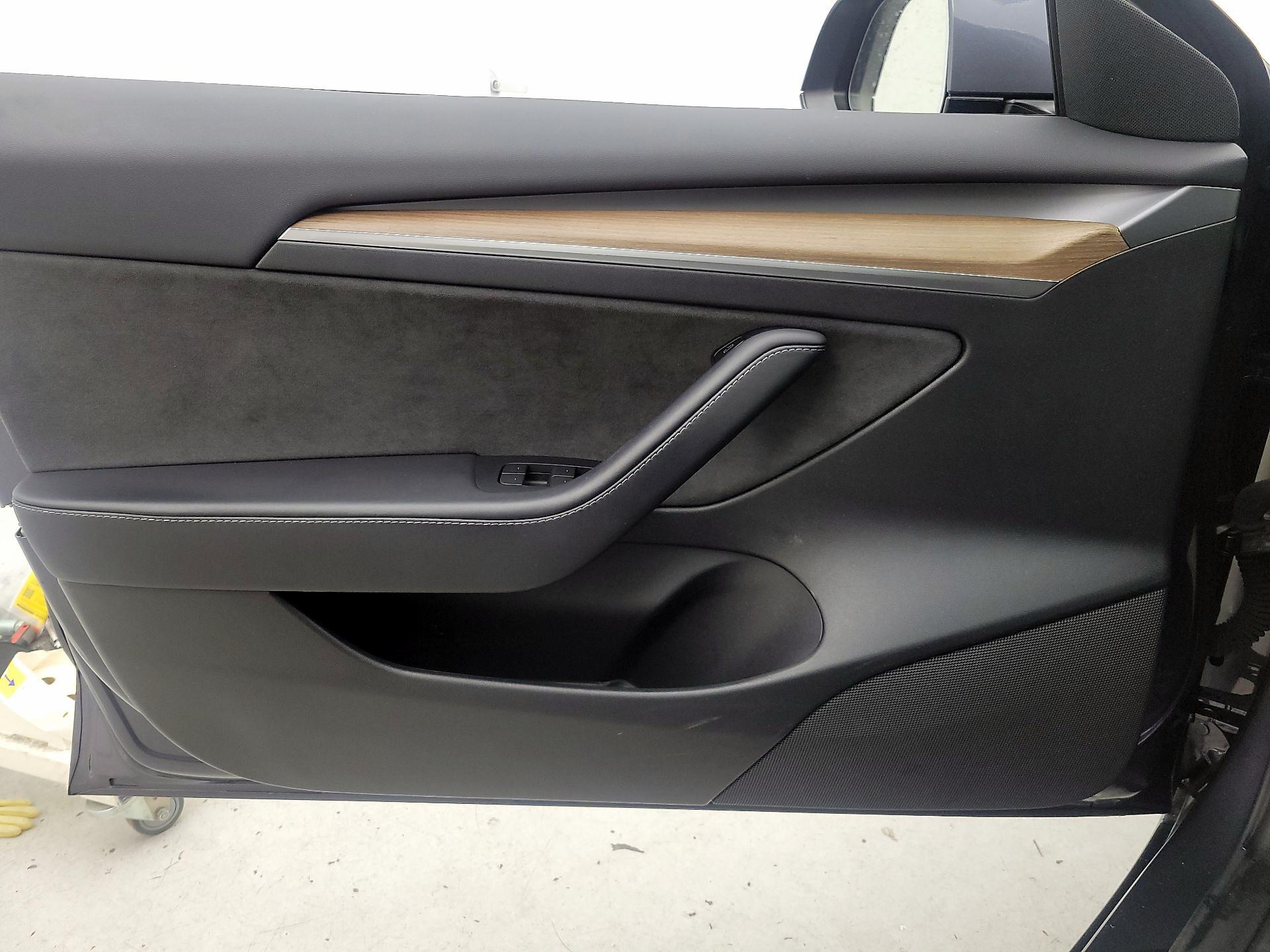 Thumbnail: 2023 Tesla Model 3 - 12