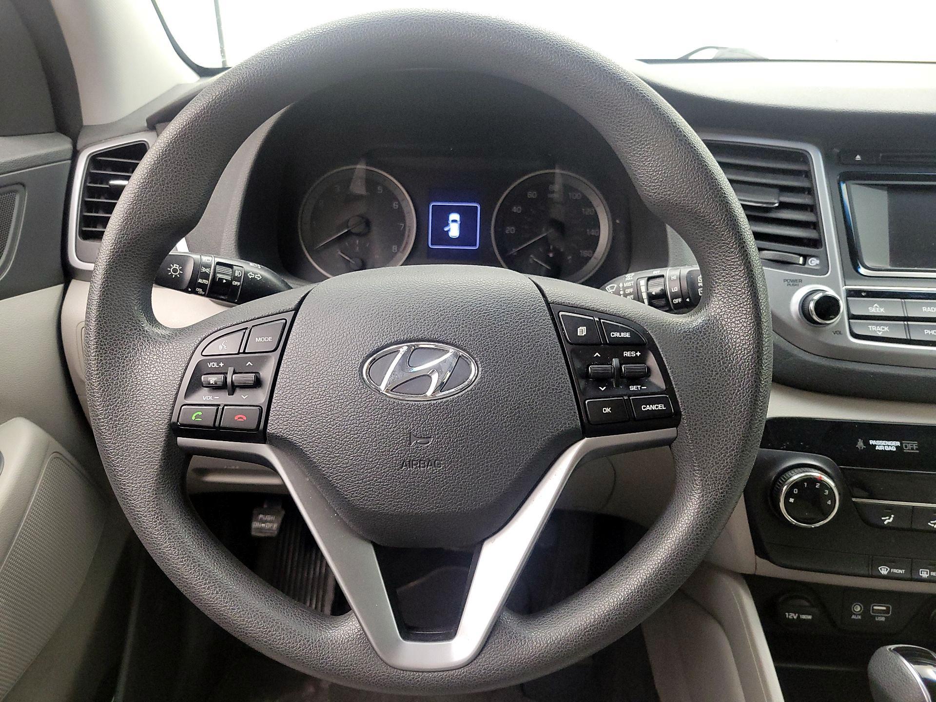 Thumbnail: 2016 Hyundai Tucson - 10