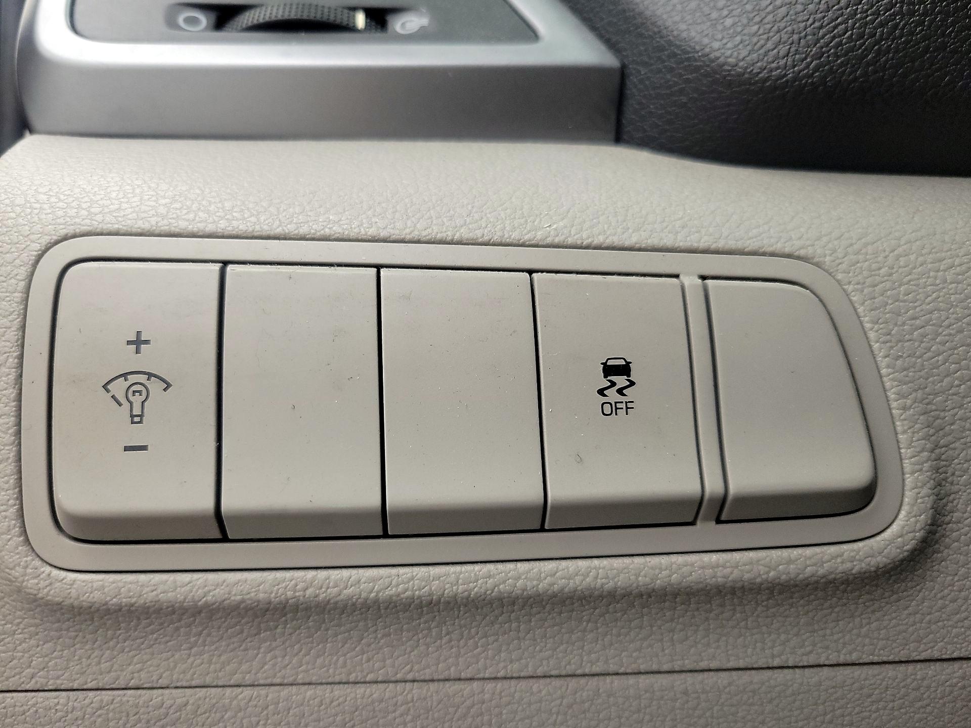 Thumbnail: 2016 Hyundai Tucson - 13