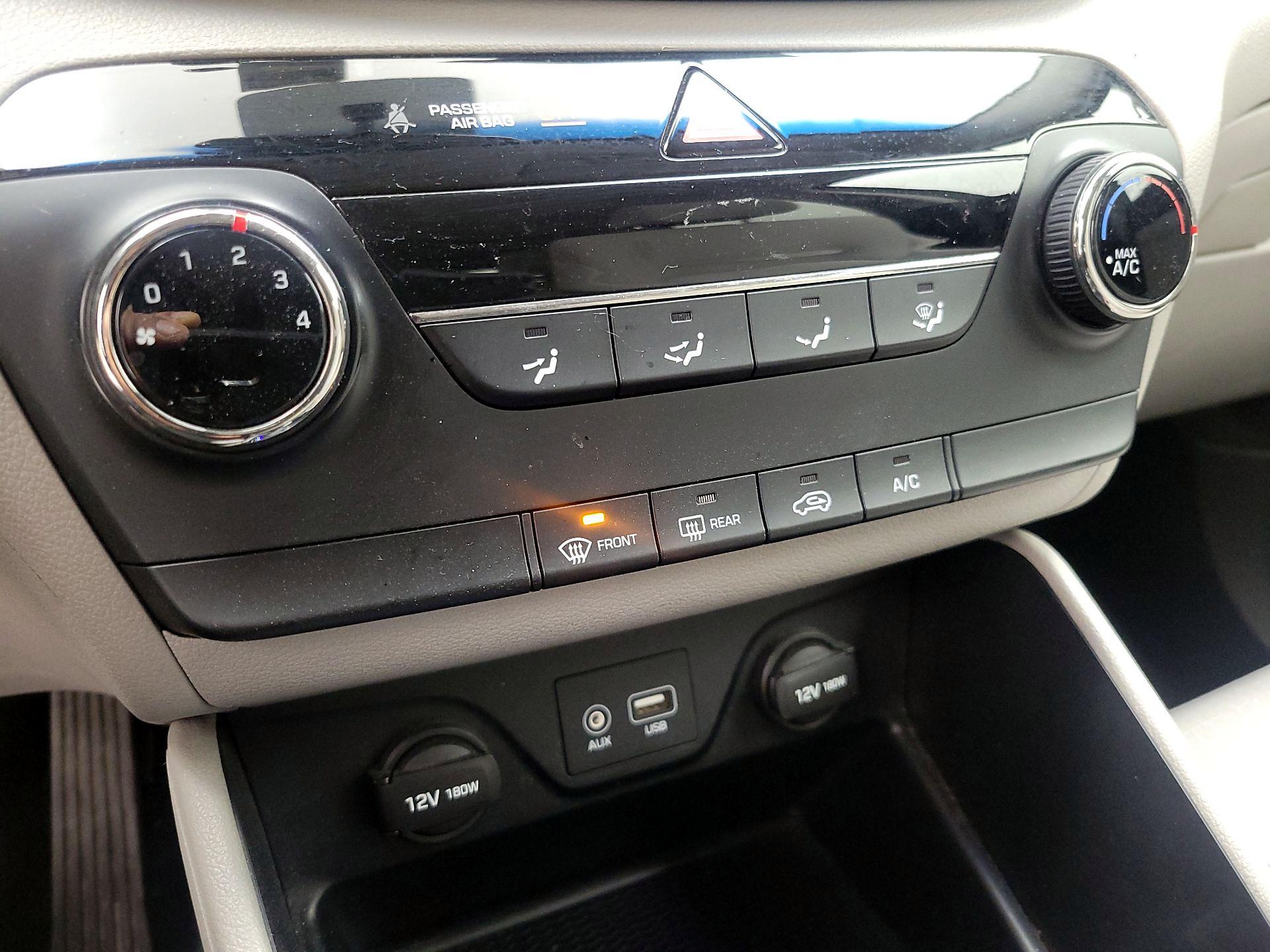 Thumbnail: 2016 Hyundai Tucson - 16