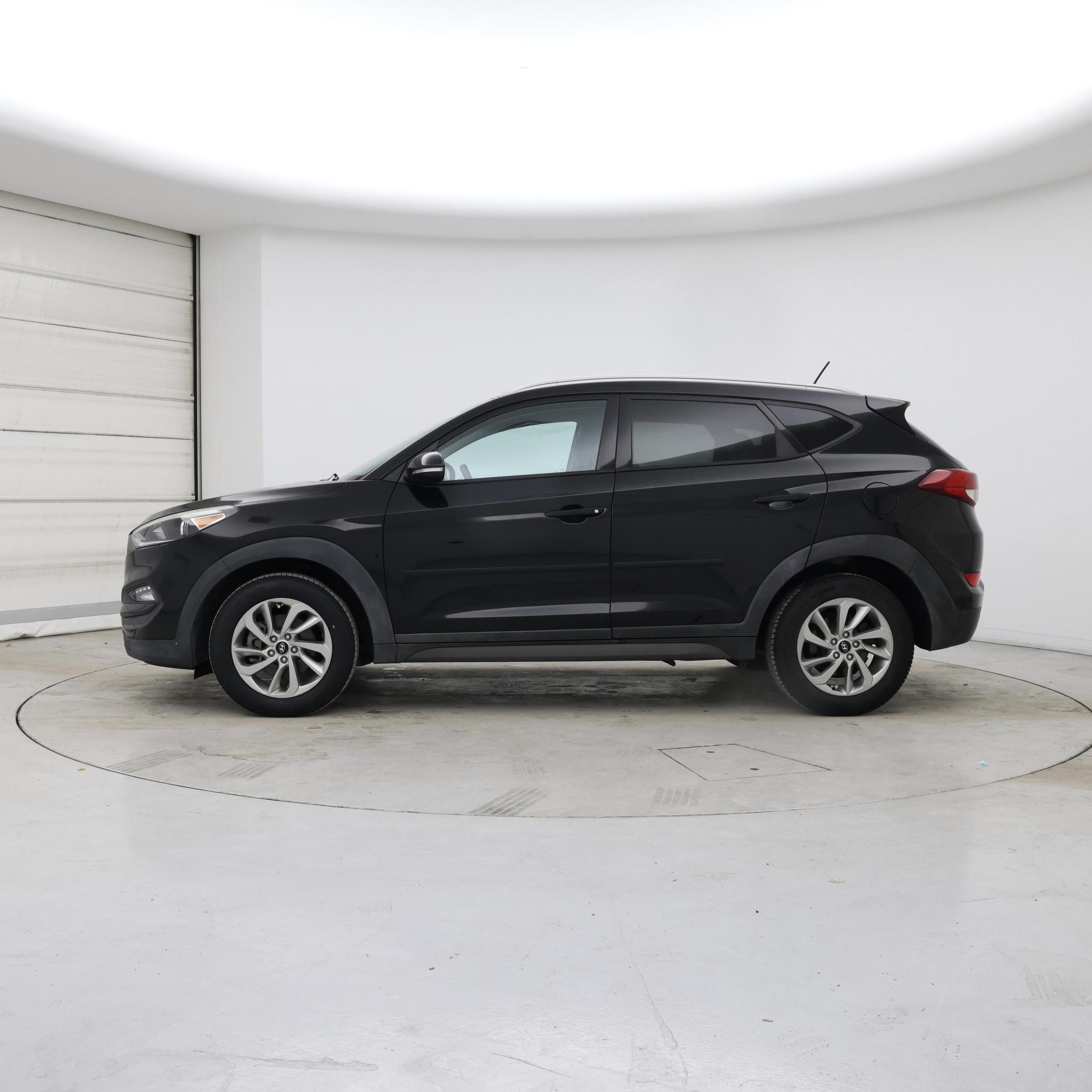 Thumbnail: 2016 Hyundai Tucson - 3