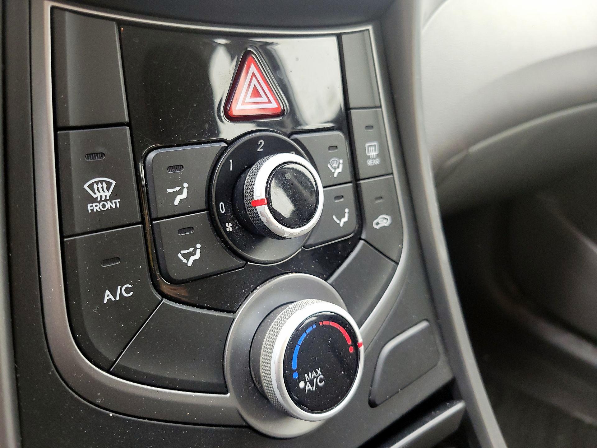 Thumbnail: 2016 Hyundai Elantra - 16