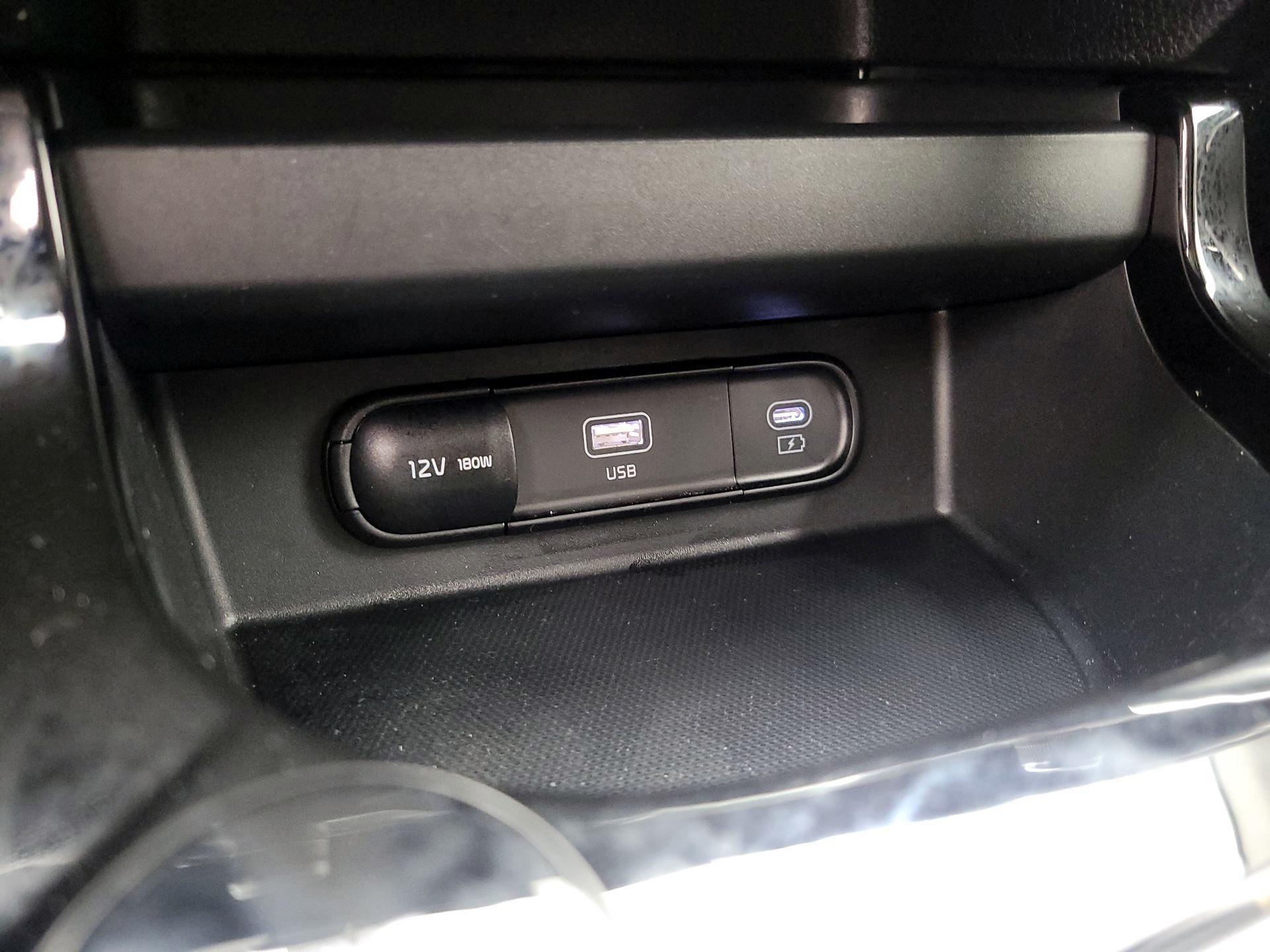 Thumbnail: 2024 Kia Seltos - 19