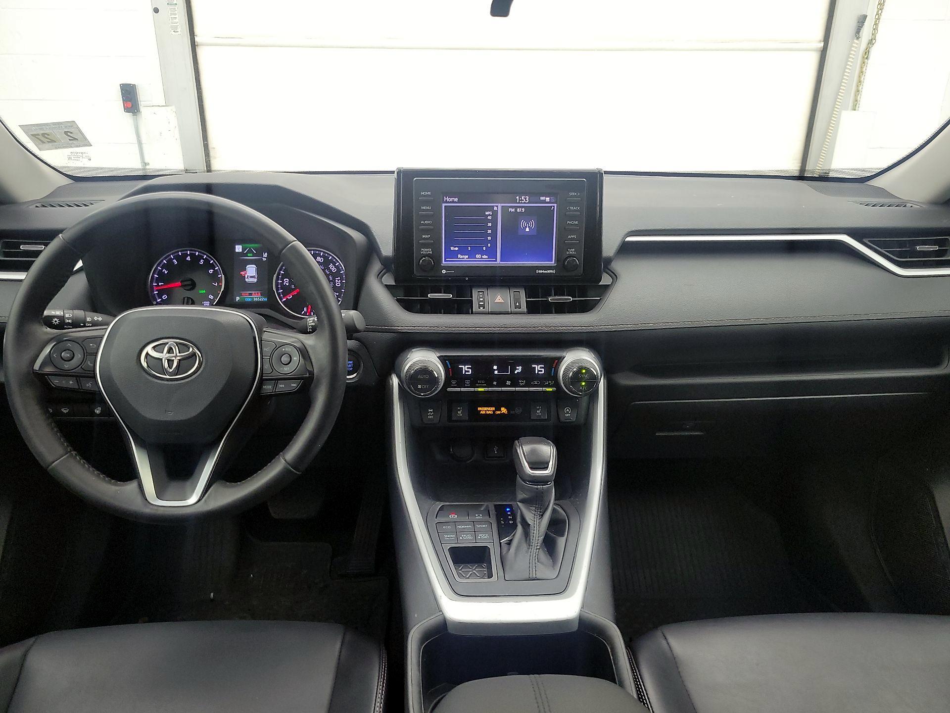 Thumbnail: 2022 Toyota RAV4 - 9