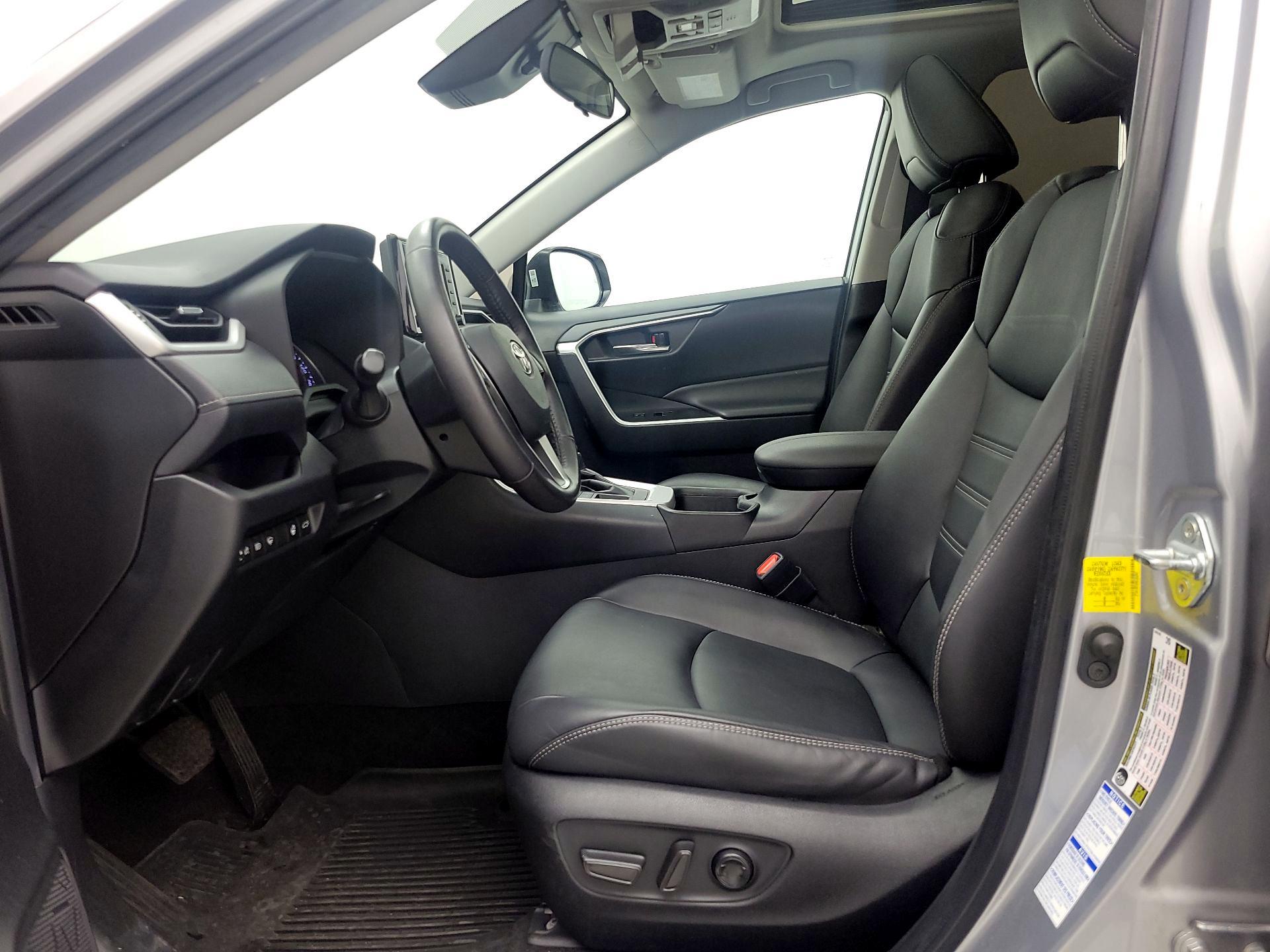 Thumbnail: 2022 Toyota RAV4 - 11