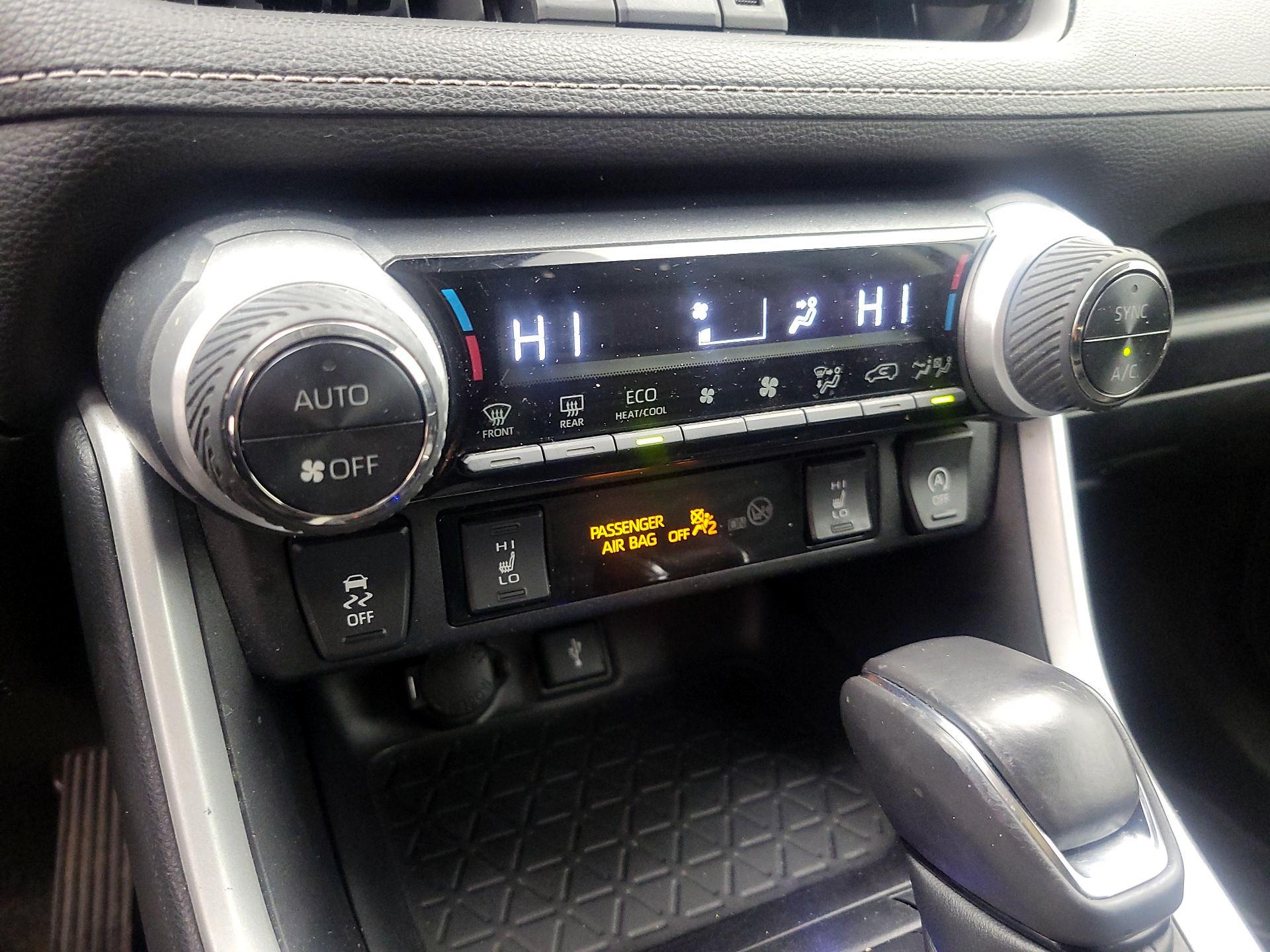 Thumbnail: 2022 Toyota RAV4 - 16