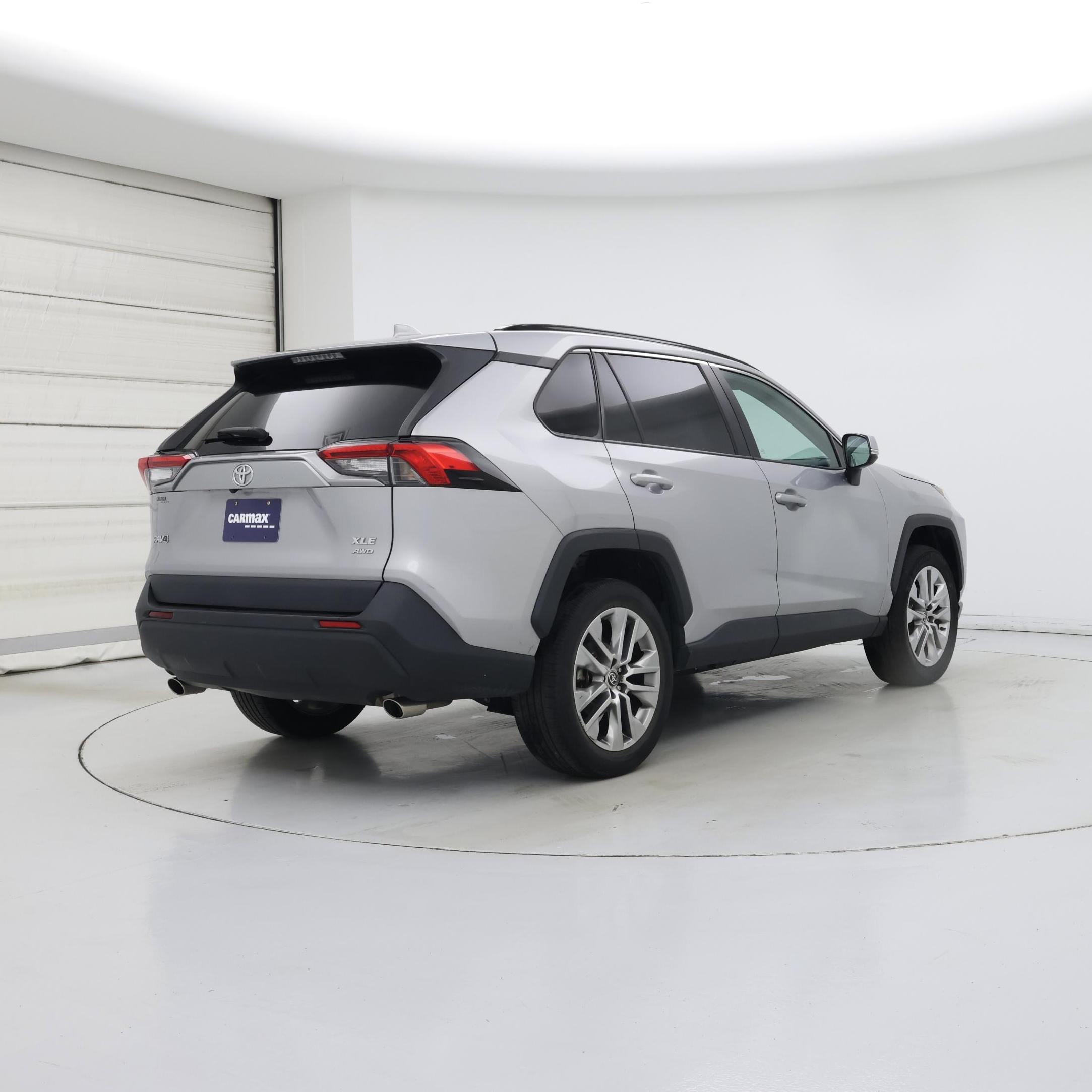 Thumbnail: 2022 Toyota RAV4 - 8