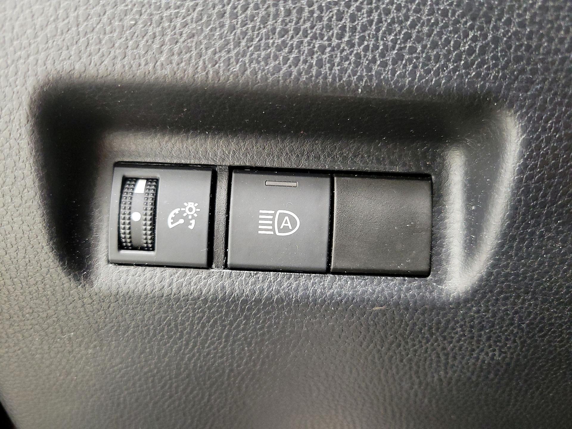 Thumbnail: 2022 Toyota RAV4 - 13