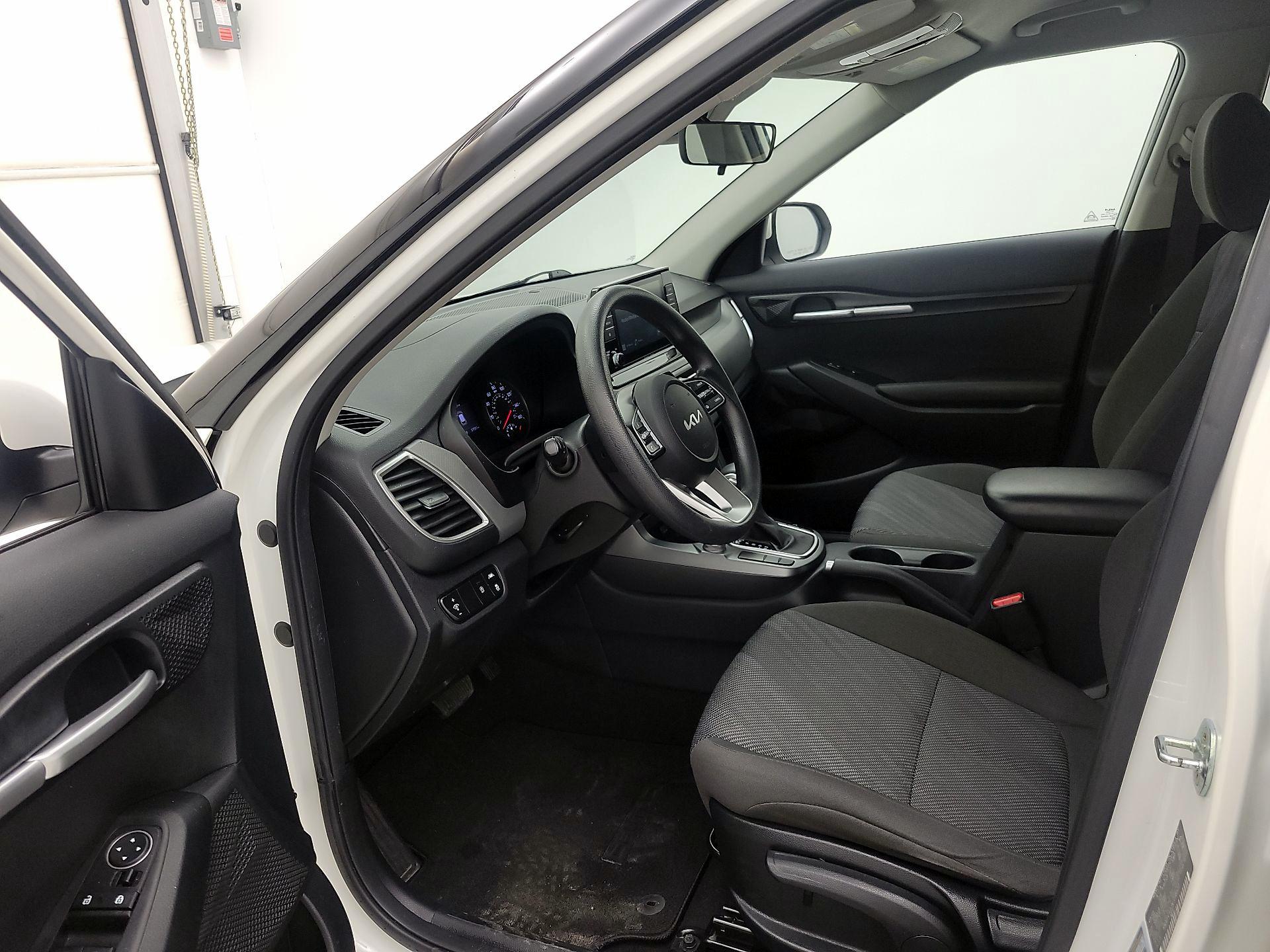 Thumbnail: 2022 Kia Seltos - 11