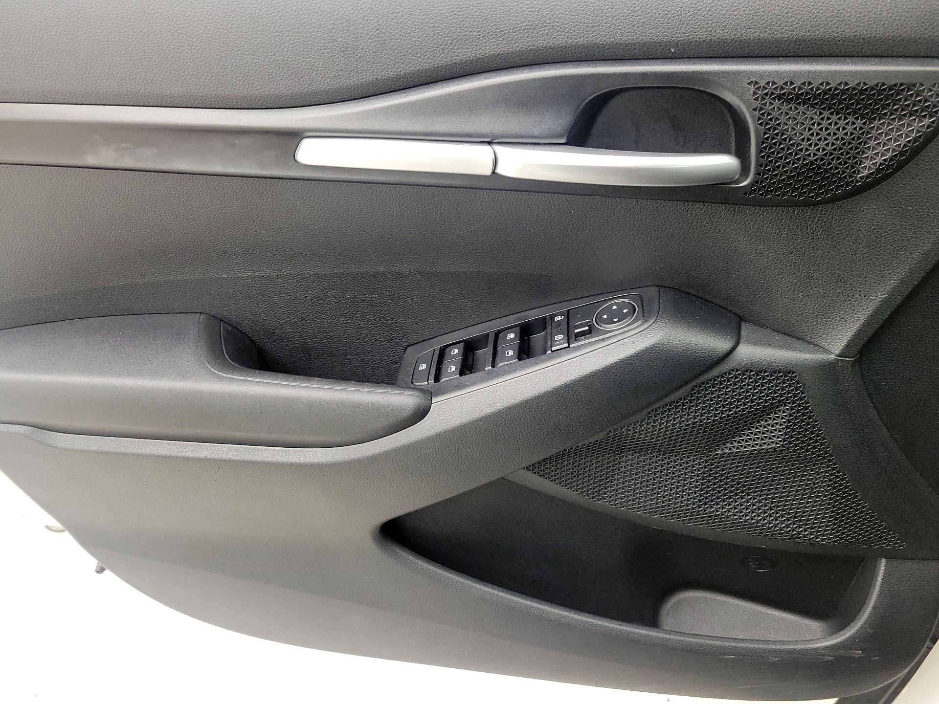 Thumbnail: 2022 Kia Seltos - 12