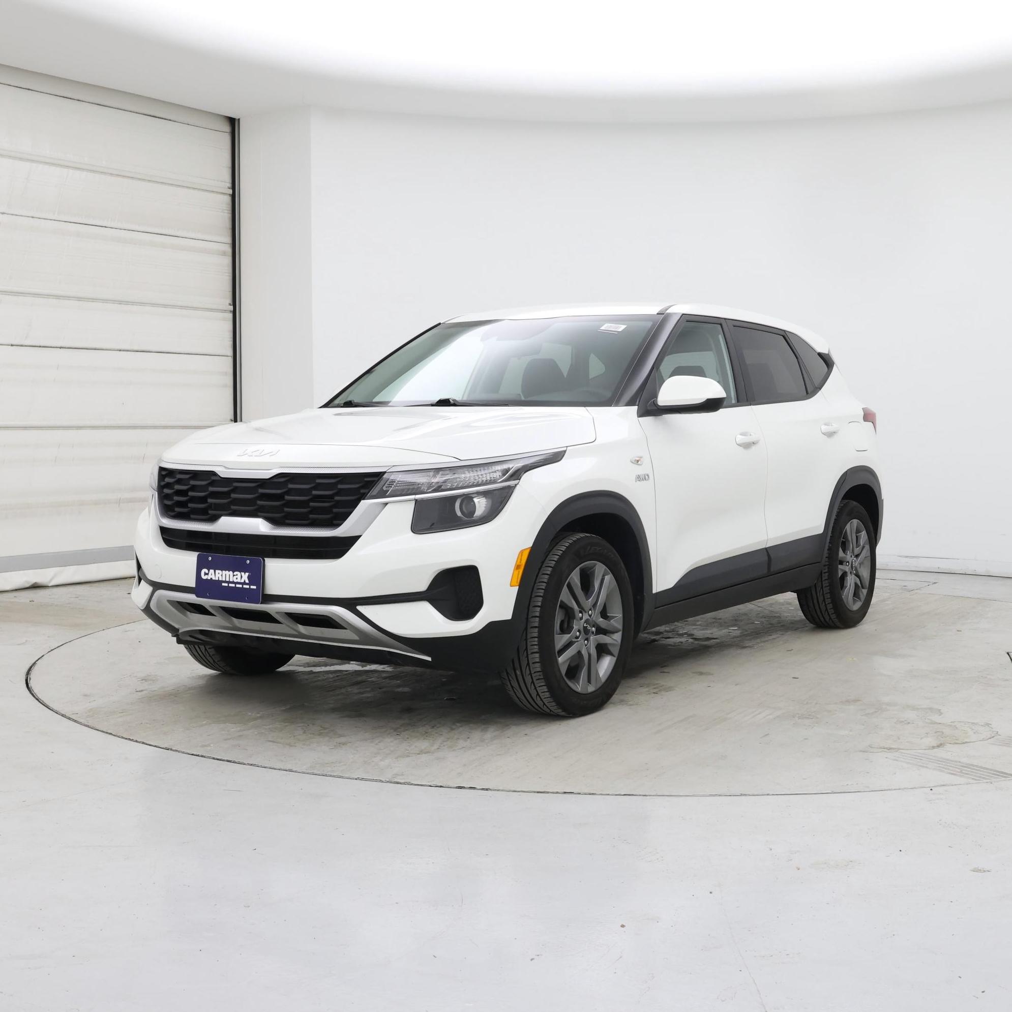 Thumbnail: 2022 Kia Seltos - 4