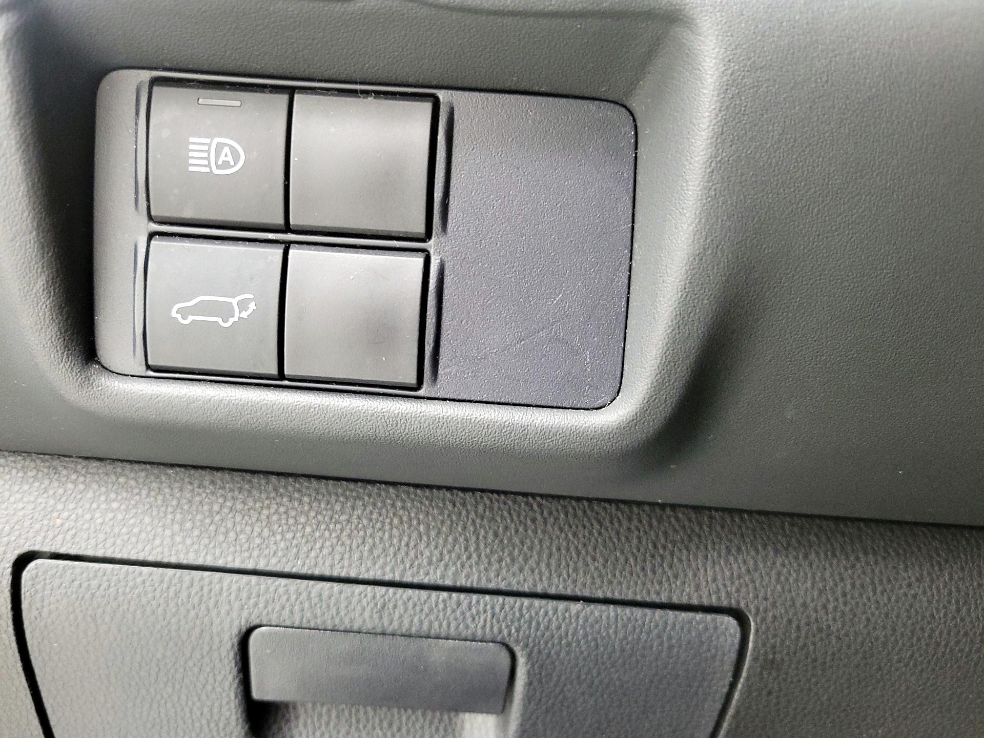 Thumbnail: 2021 Toyota Highlander - 13