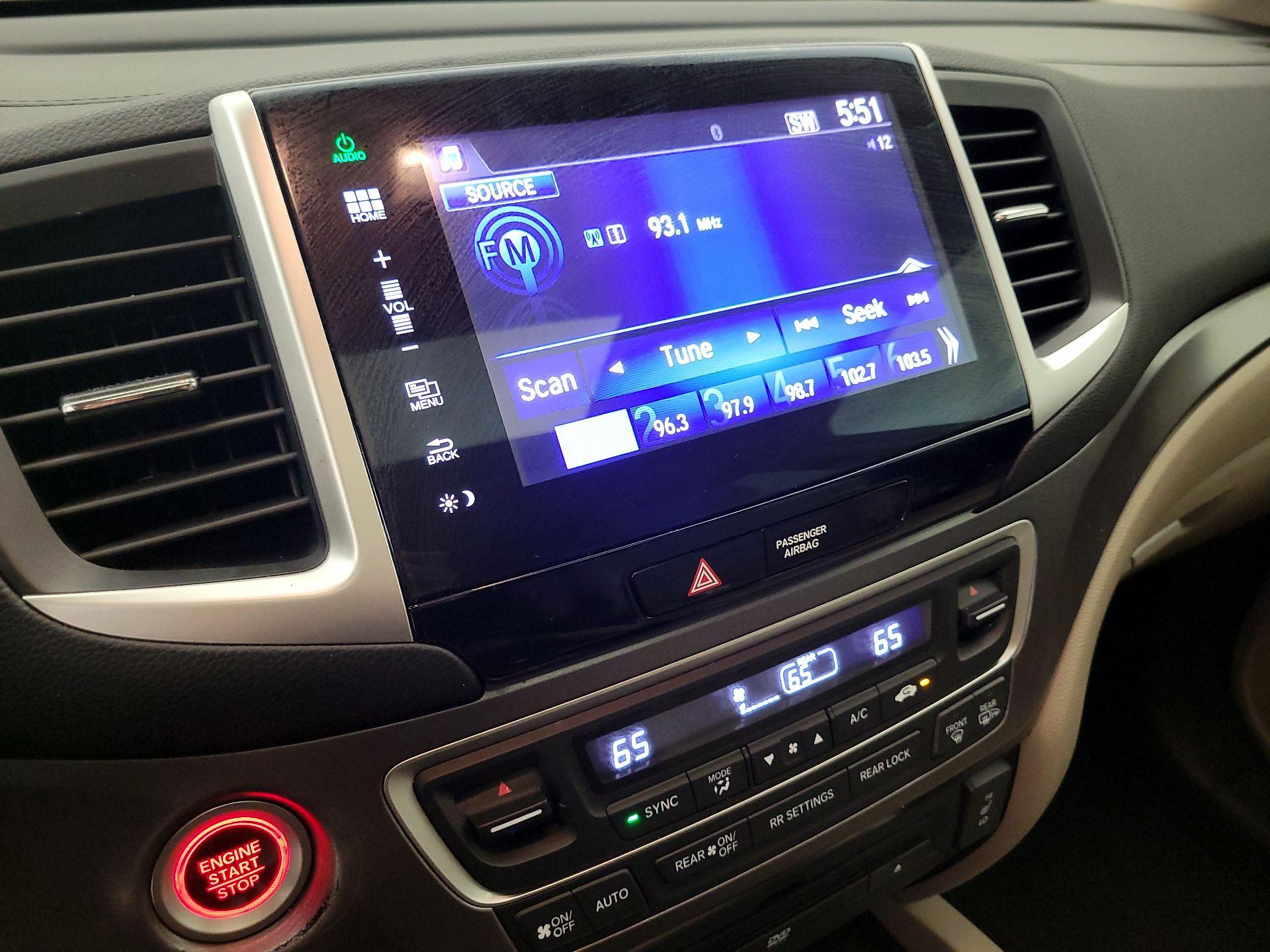 Thumbnail: 2016 Honda Pilot - 15