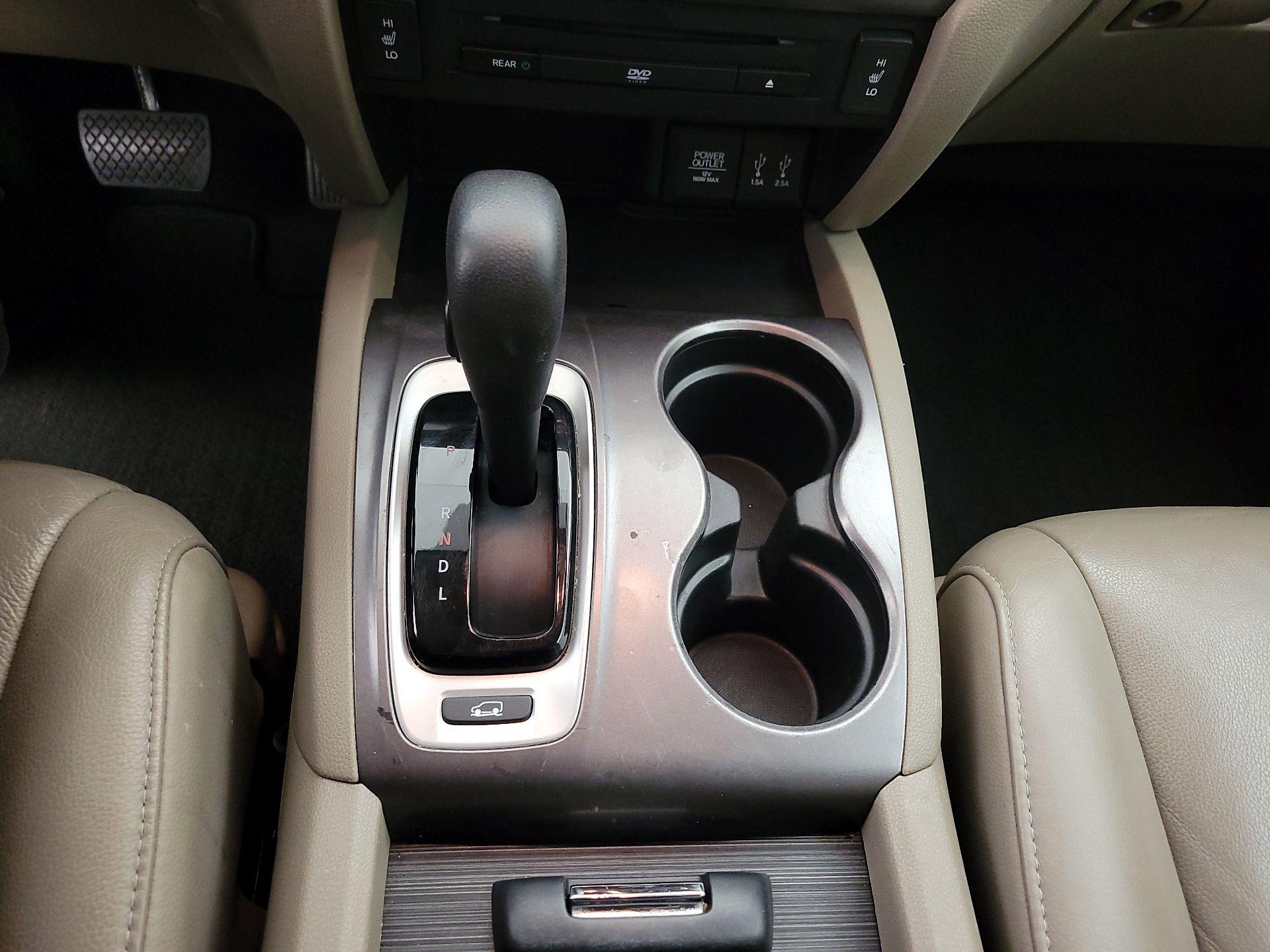 Thumbnail: 2016 Honda Pilot - 17