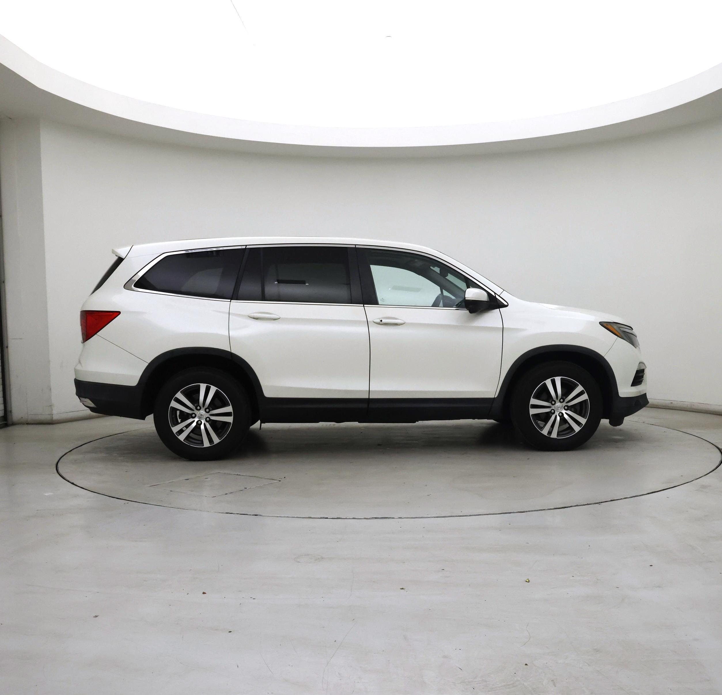 Thumbnail: 2016 Honda Pilot - 7