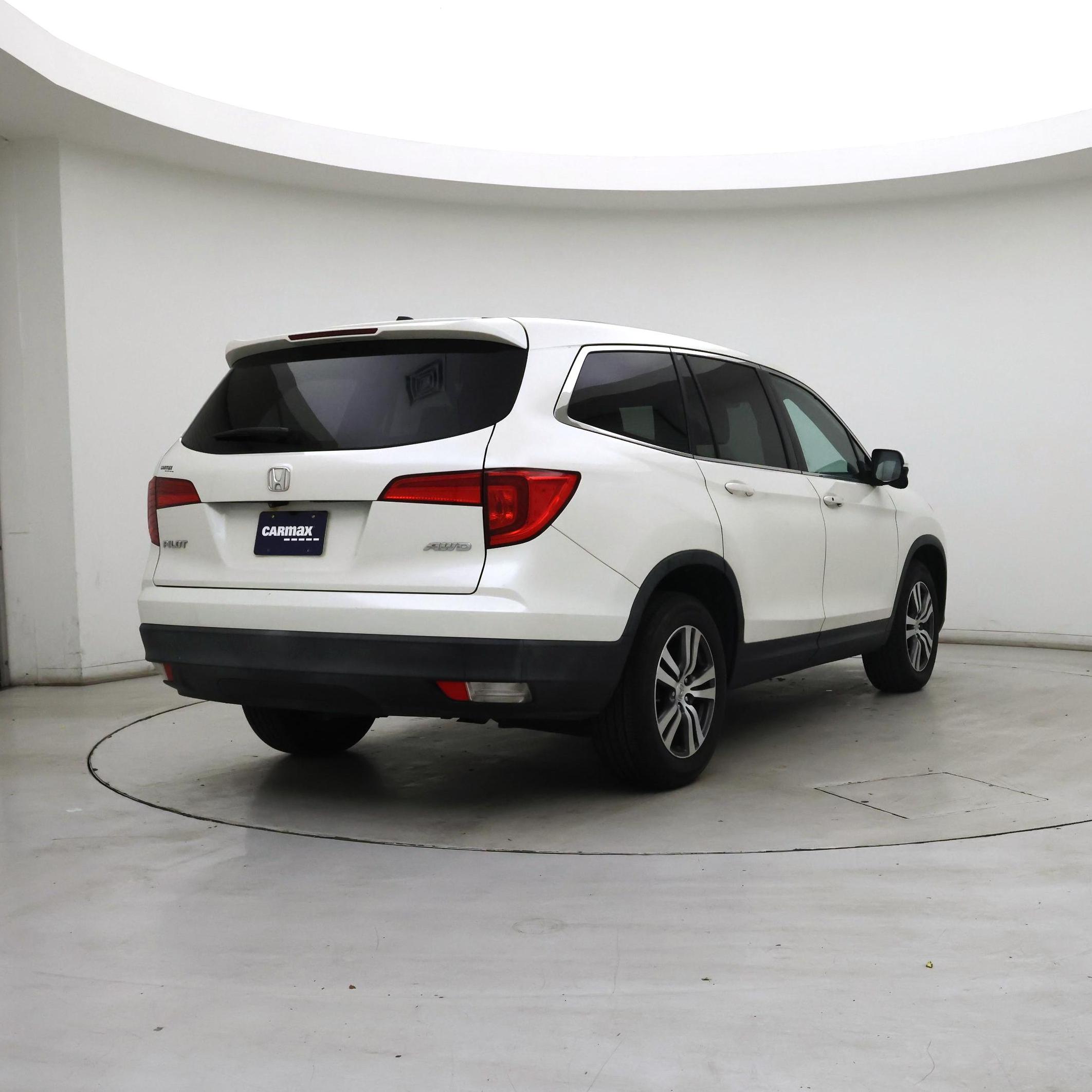 Thumbnail: 2016 Honda Pilot - 8