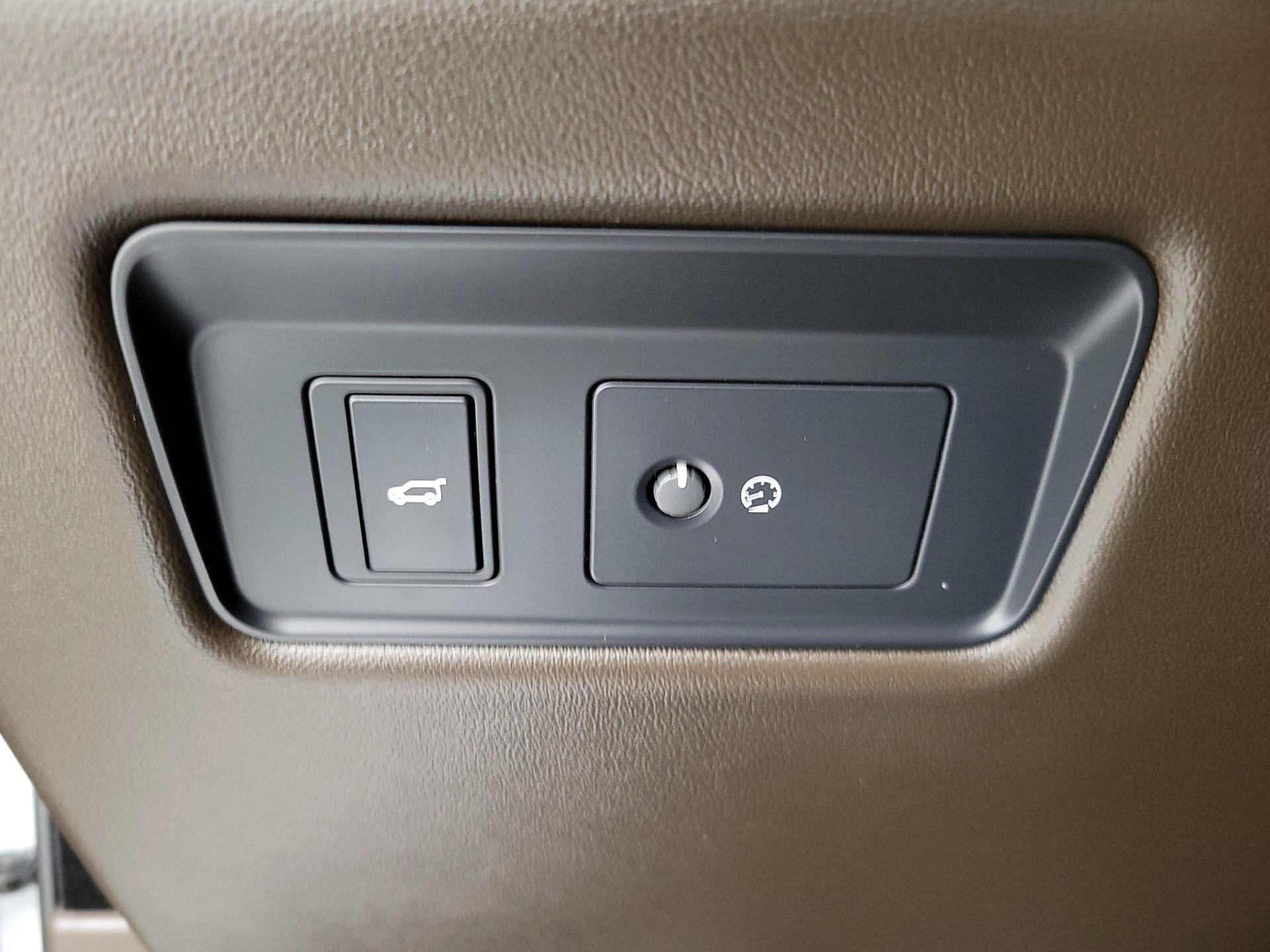 Thumbnail: 2020 Land Rover Range Rover Sport - 13