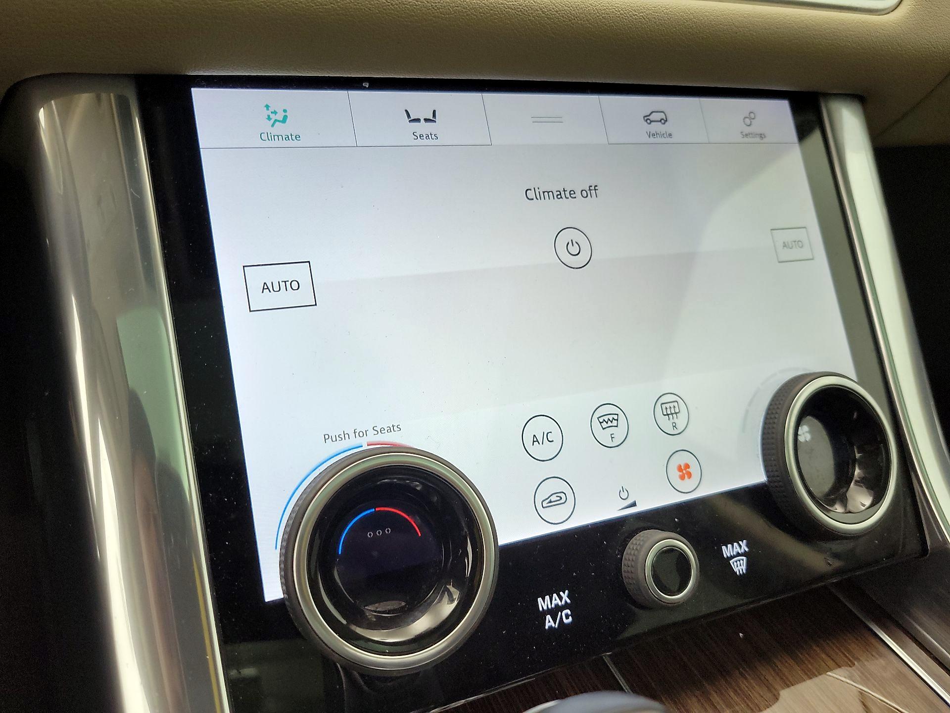 Thumbnail: 2020 Land Rover Range Rover Sport - 17