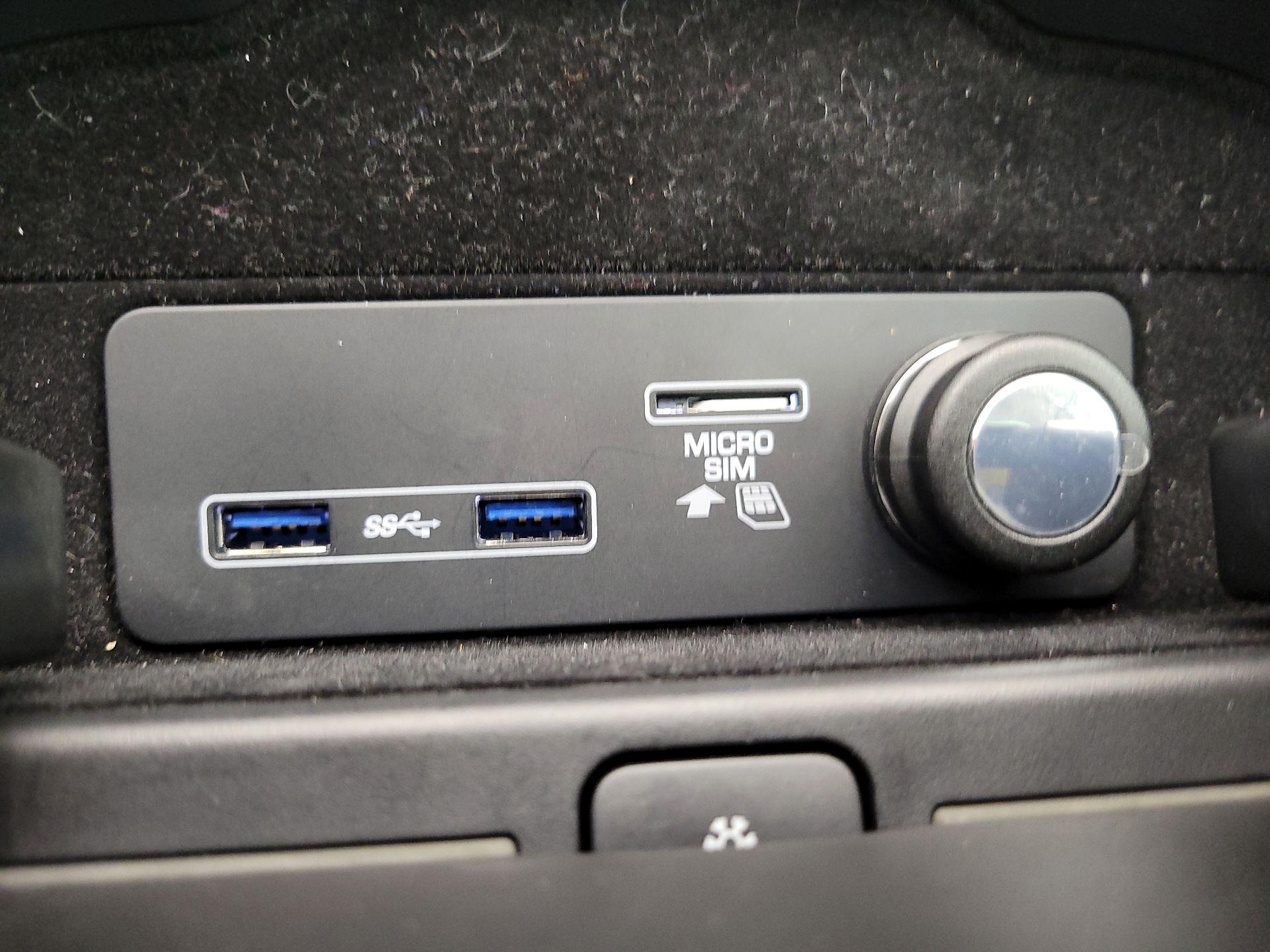 Thumbnail: 2020 Land Rover Range Rover Sport - 19