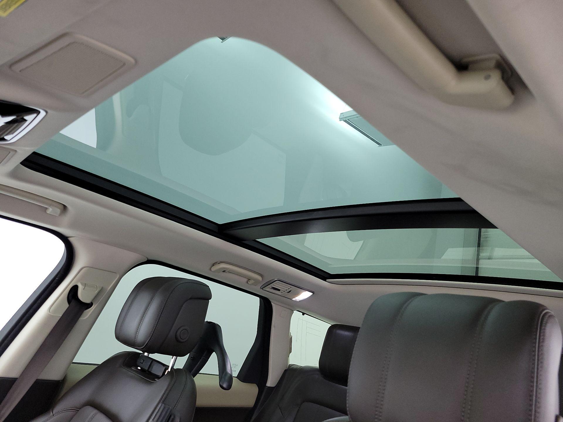 Thumbnail: 2020 Land Rover Range Rover Sport - 20