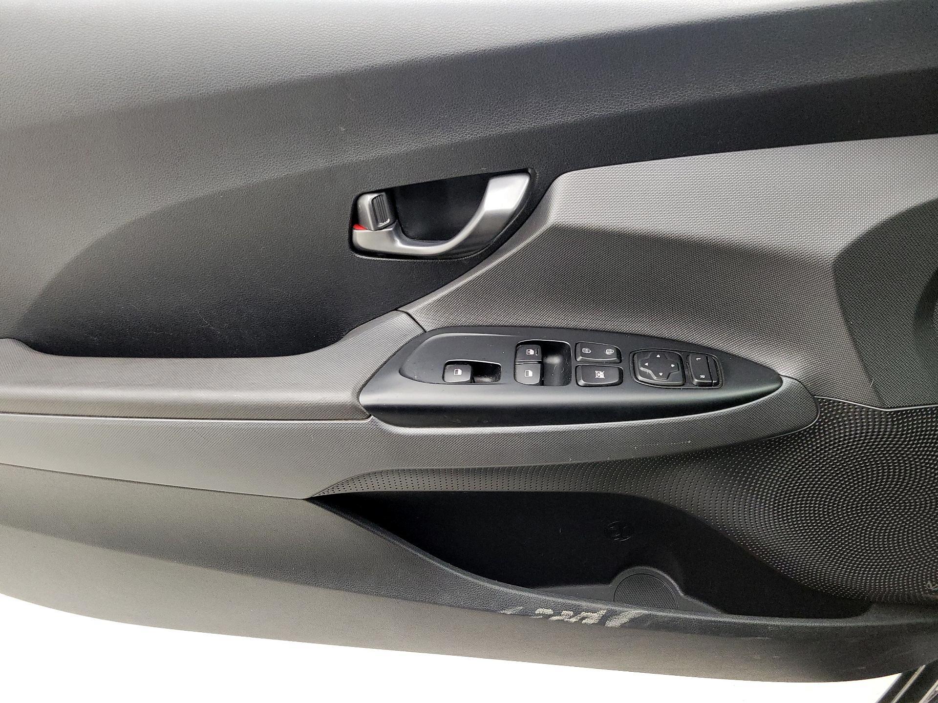 Thumbnail: 2019 Hyundai Veloster - 12