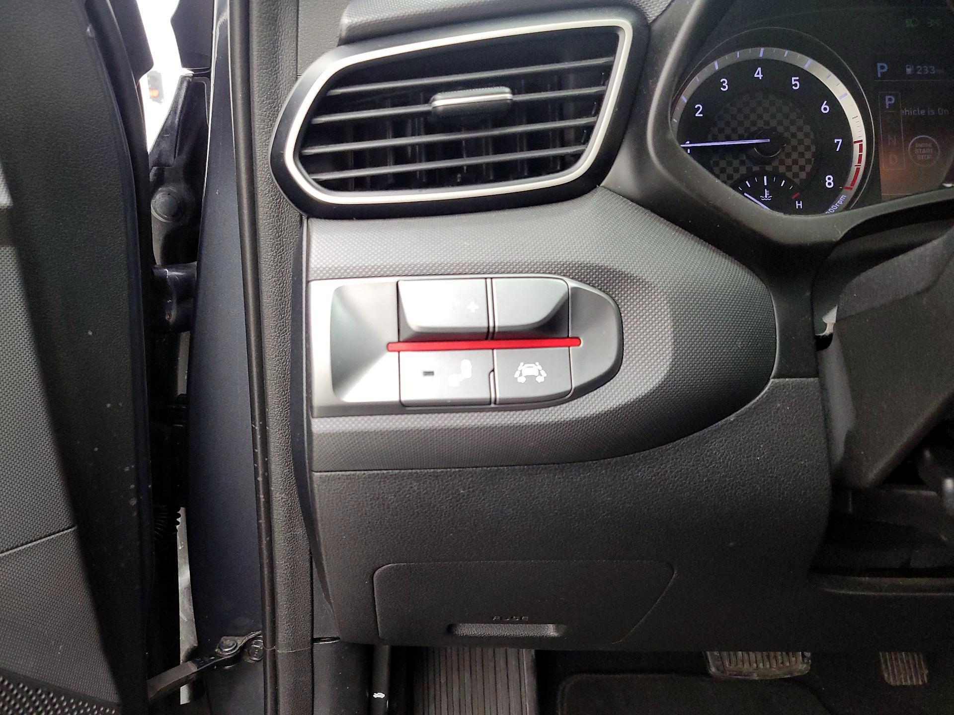 Thumbnail: 2019 Hyundai Veloster - 13