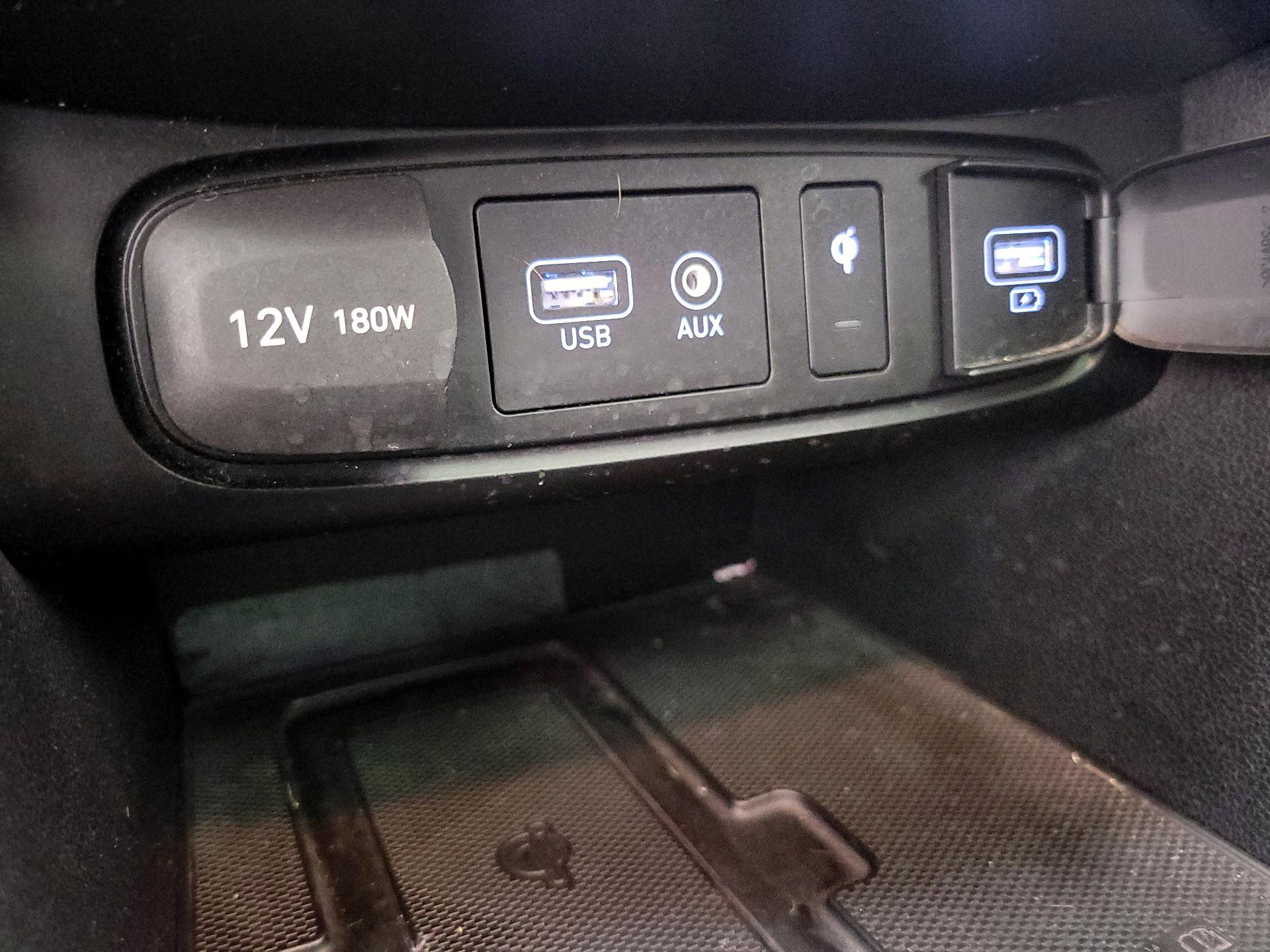 Thumbnail: 2019 Hyundai Veloster - 18