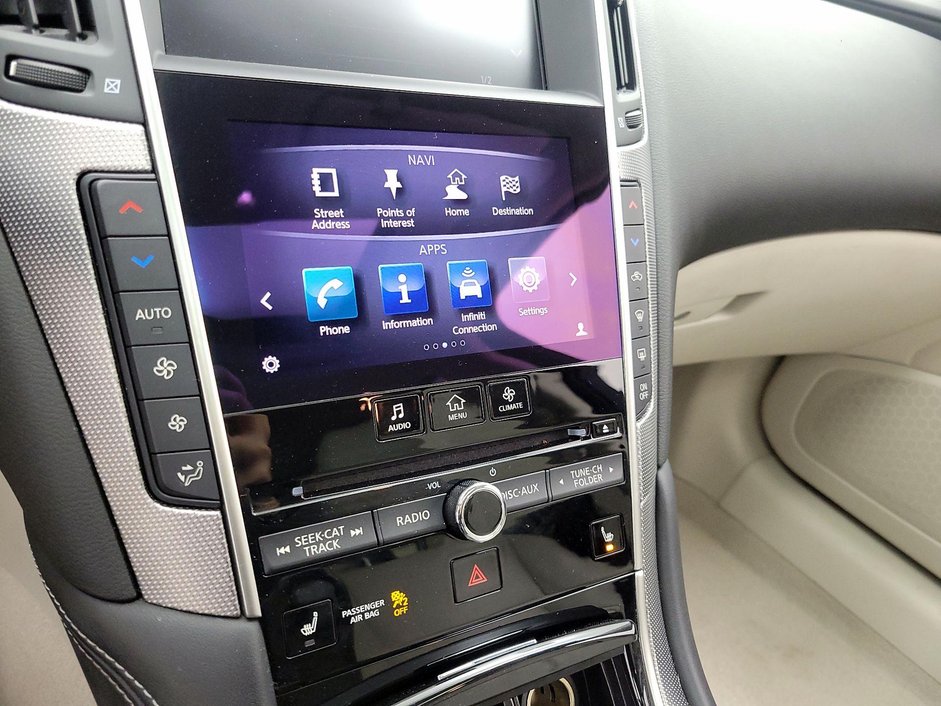 Thumbnail: 2015 INFINITI Q50 - 16