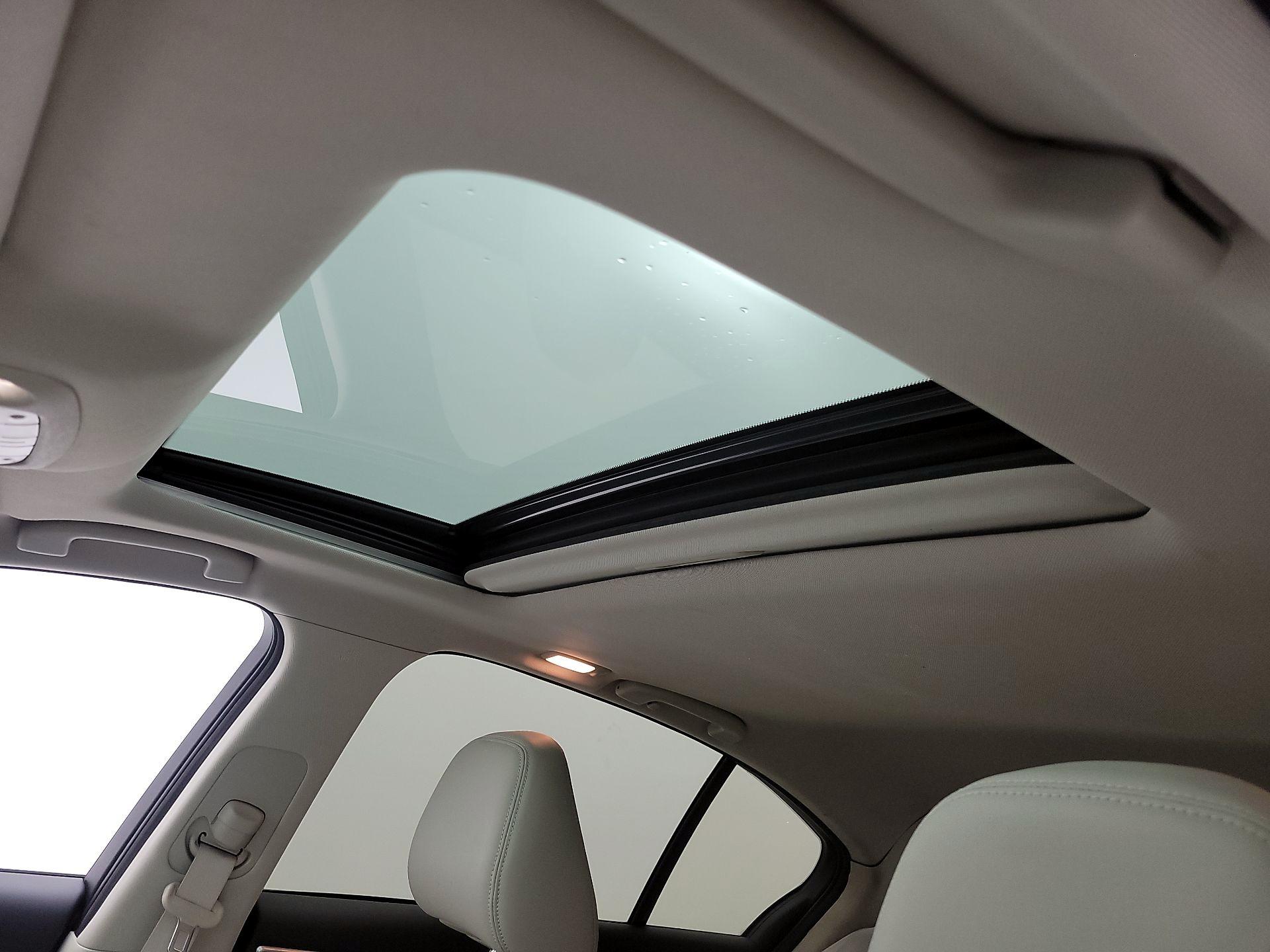 Thumbnail: 2015 INFINITI Q50 - 18