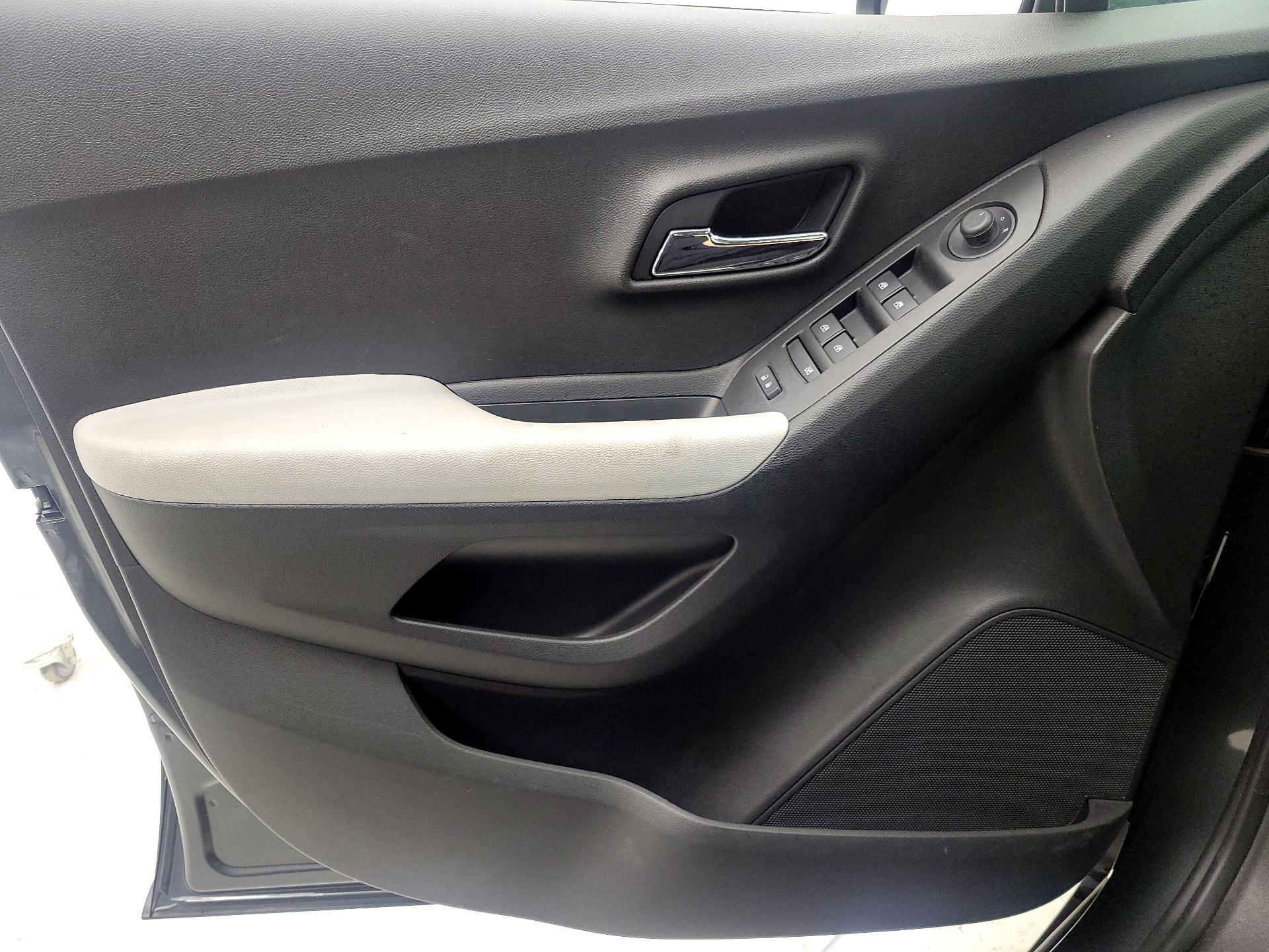 Thumbnail: 2020 Chevrolet Trax - 12