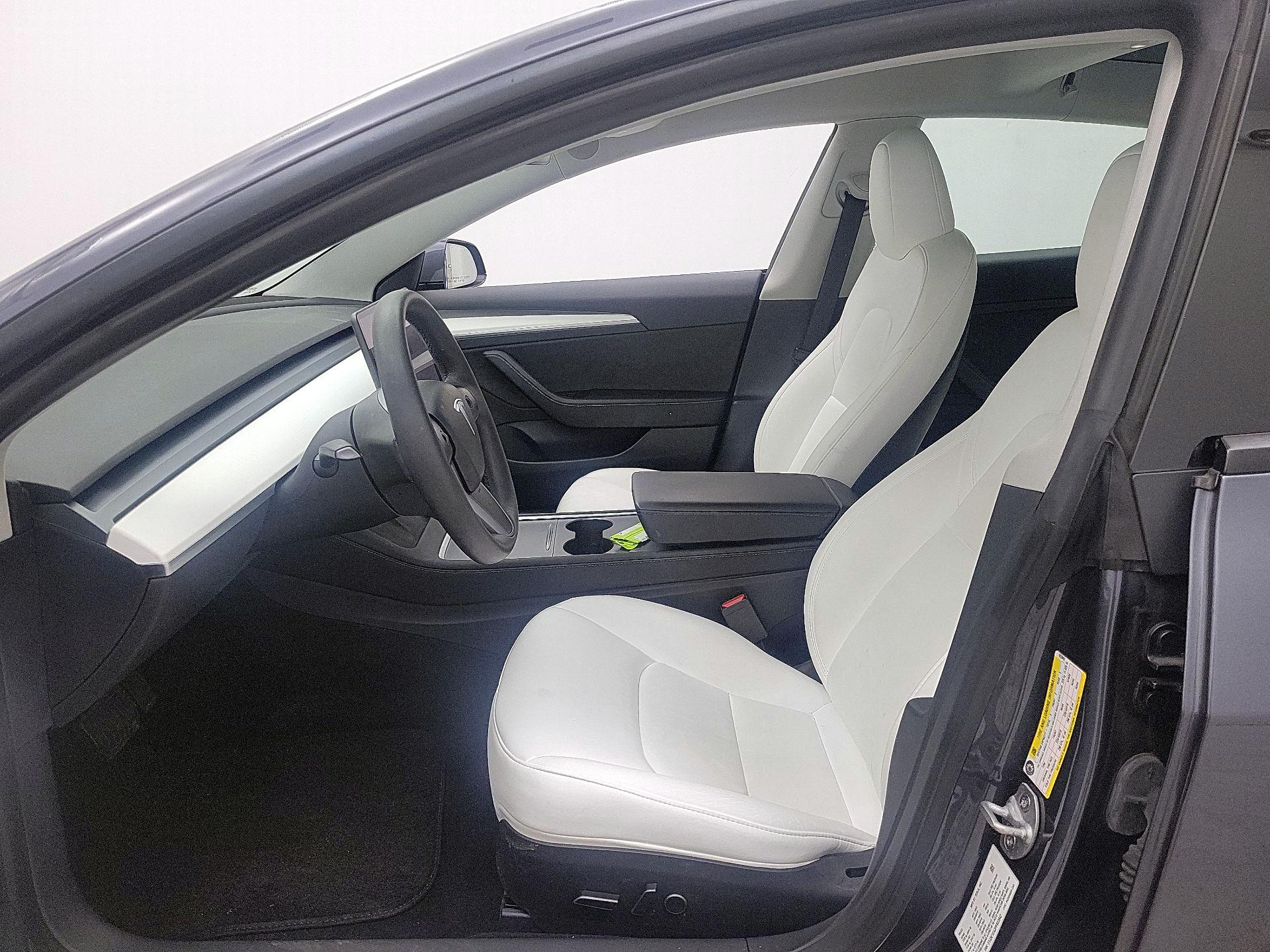 Thumbnail: 2023 Tesla Model 3 - 11