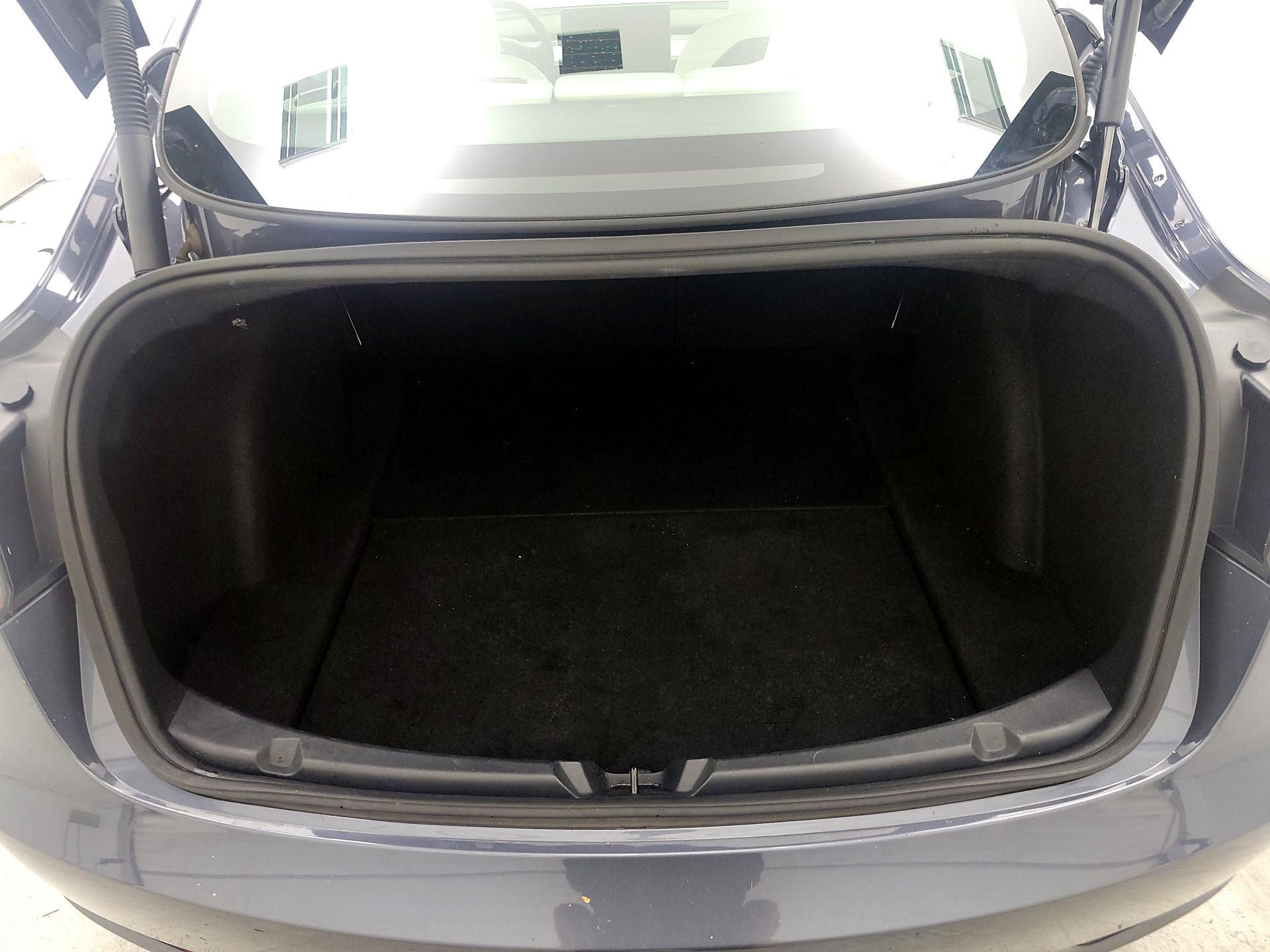 Thumbnail: 2023 Tesla Model 3 - 19