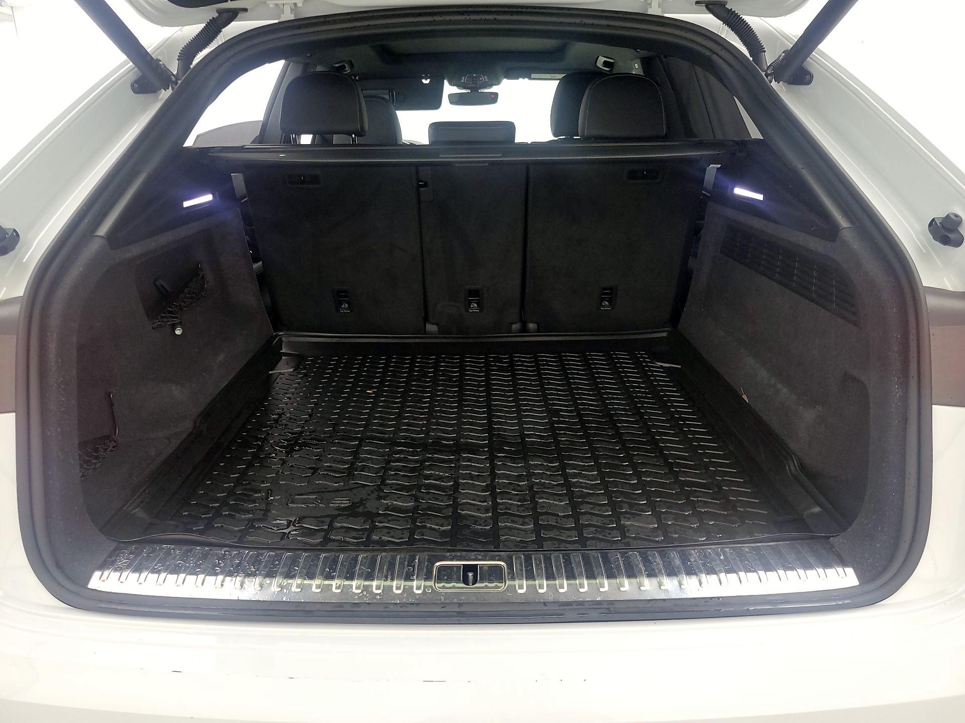 Thumbnail: 2023 Audi Q8 - 20