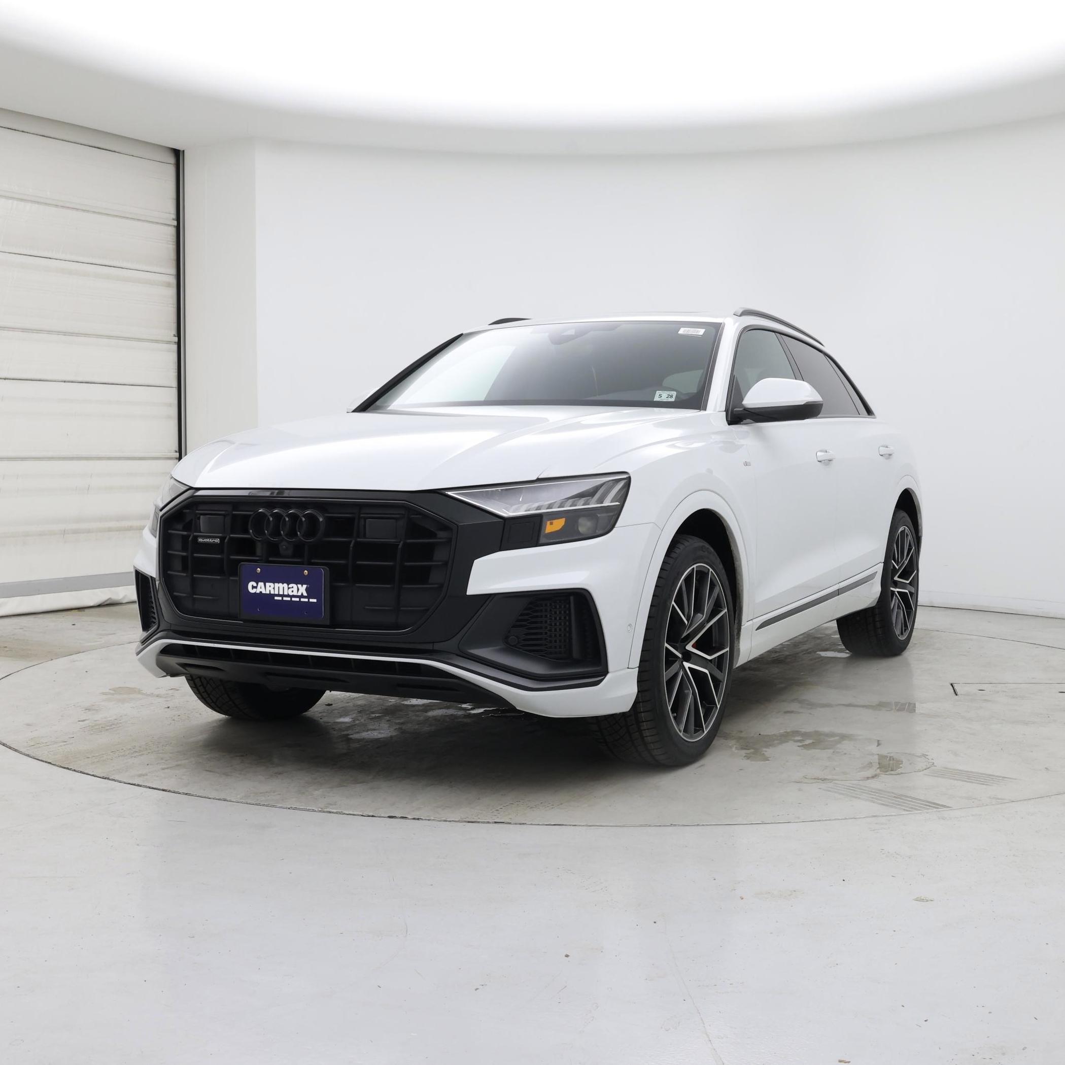 Thumbnail: 2023 Audi Q8 - 4