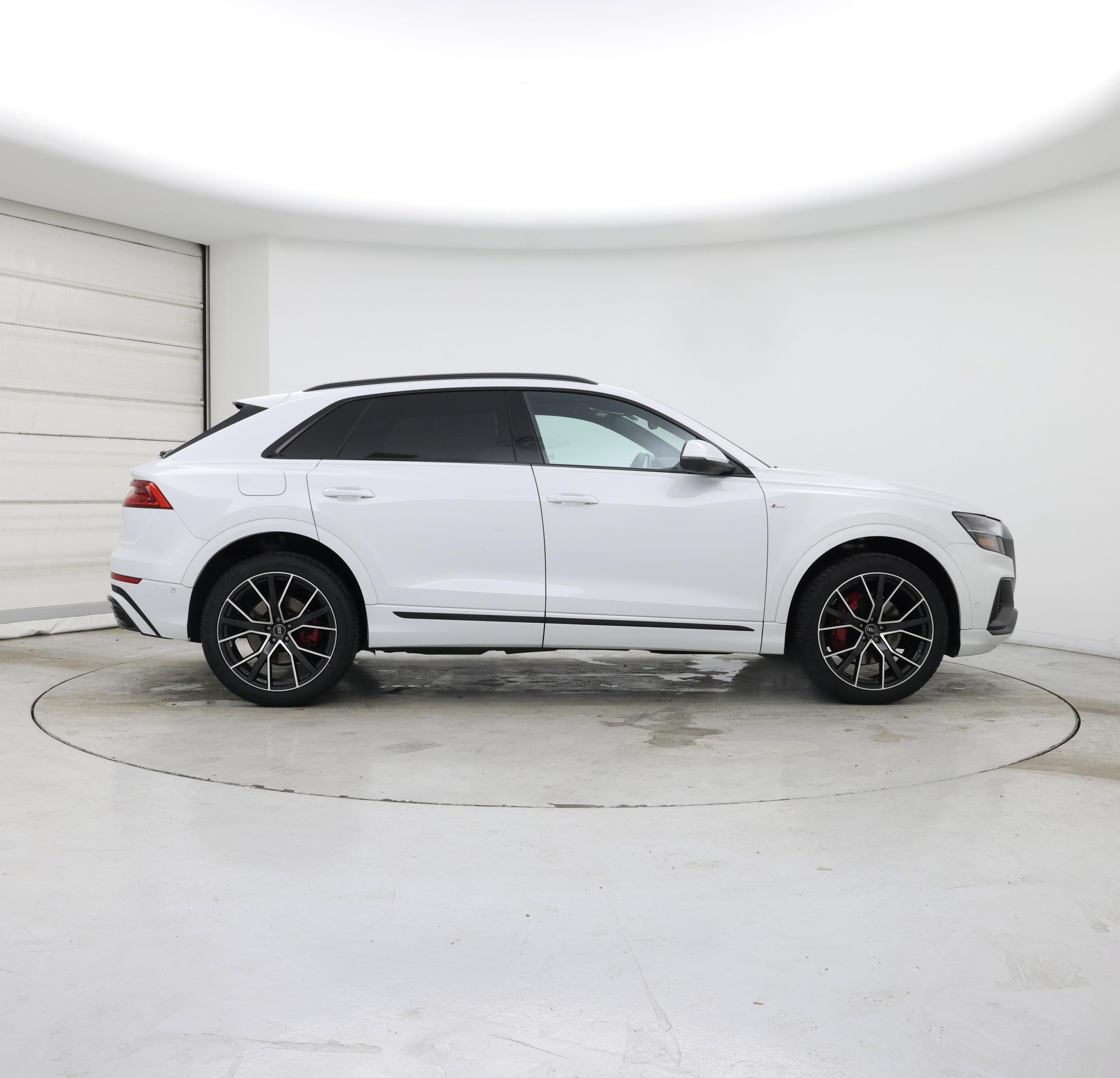 Thumbnail: 2023 Audi Q8 - 7