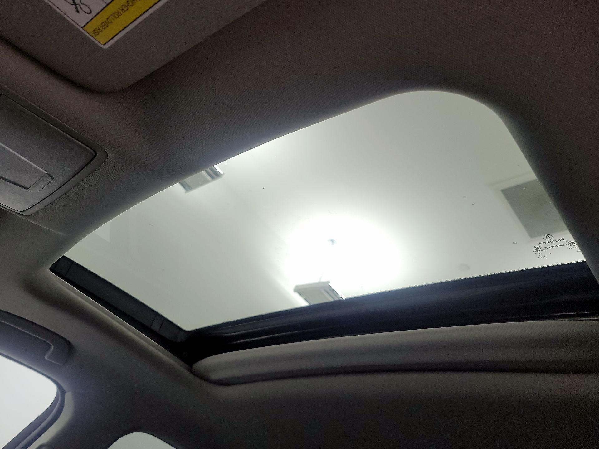 Thumbnail: 2019 Acura MDX - 18