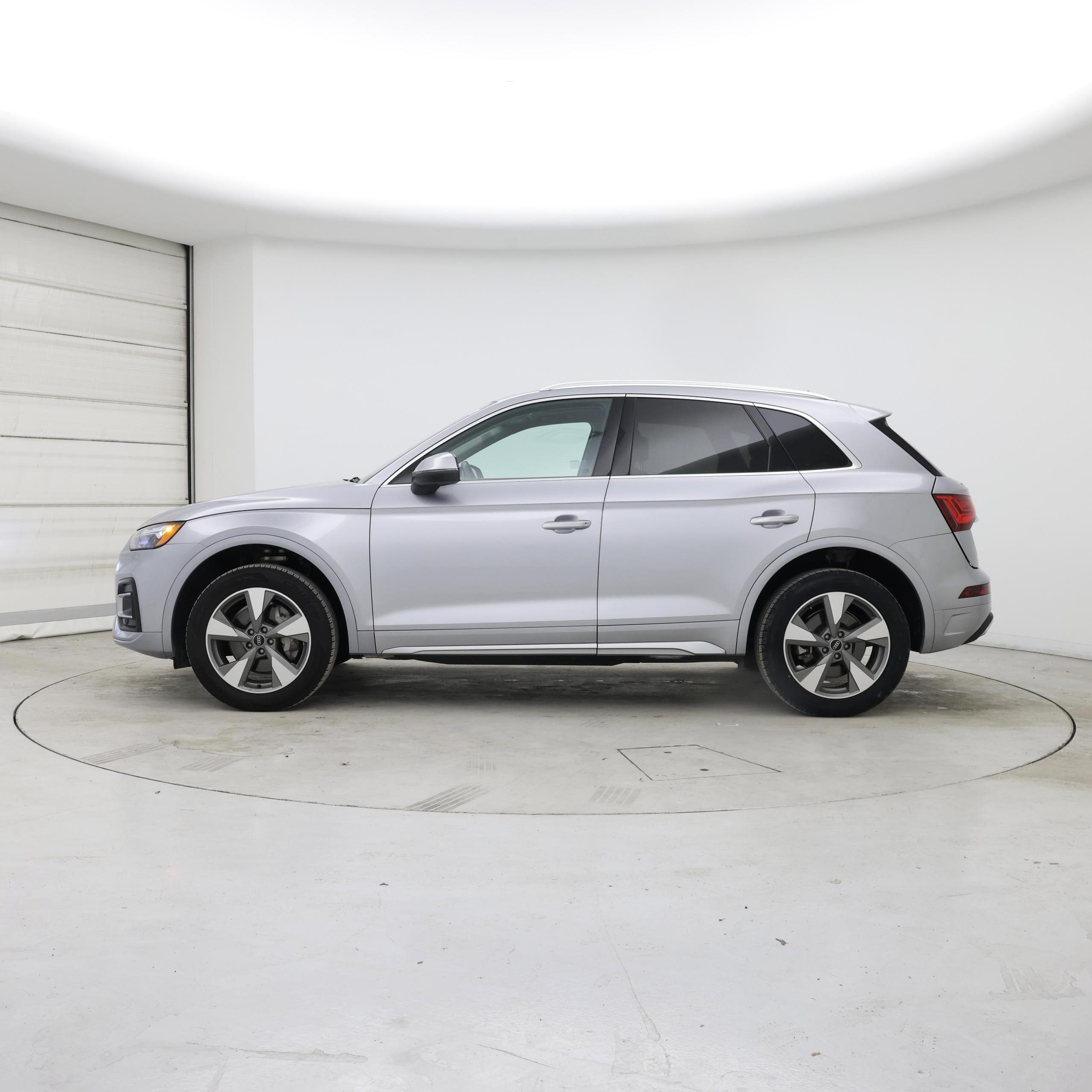 Thumbnail: 2023 Audi Q5 - 3