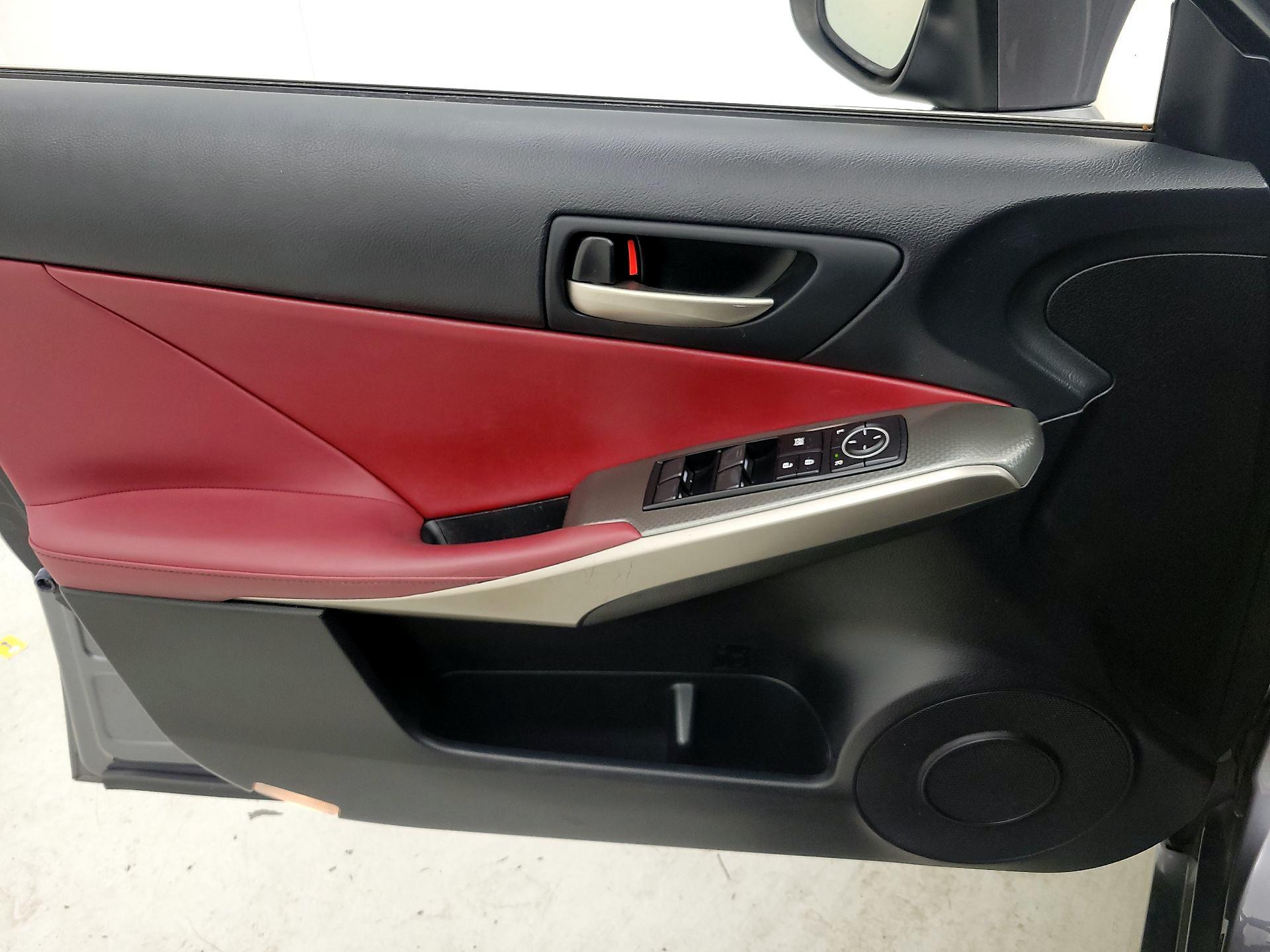 Thumbnail: 2018 Lexus IS - 12