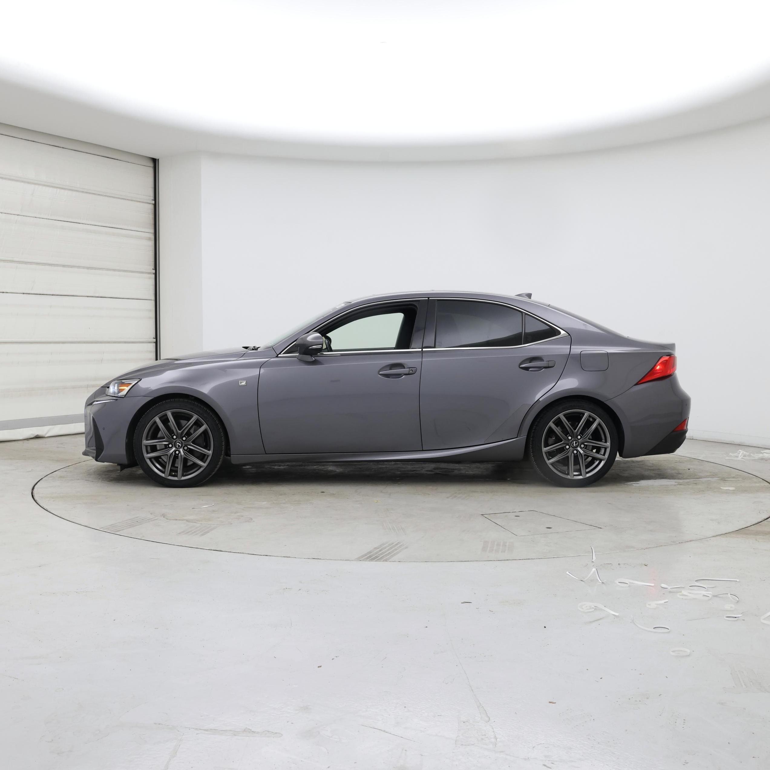 Thumbnail: 2018 Lexus IS - 3