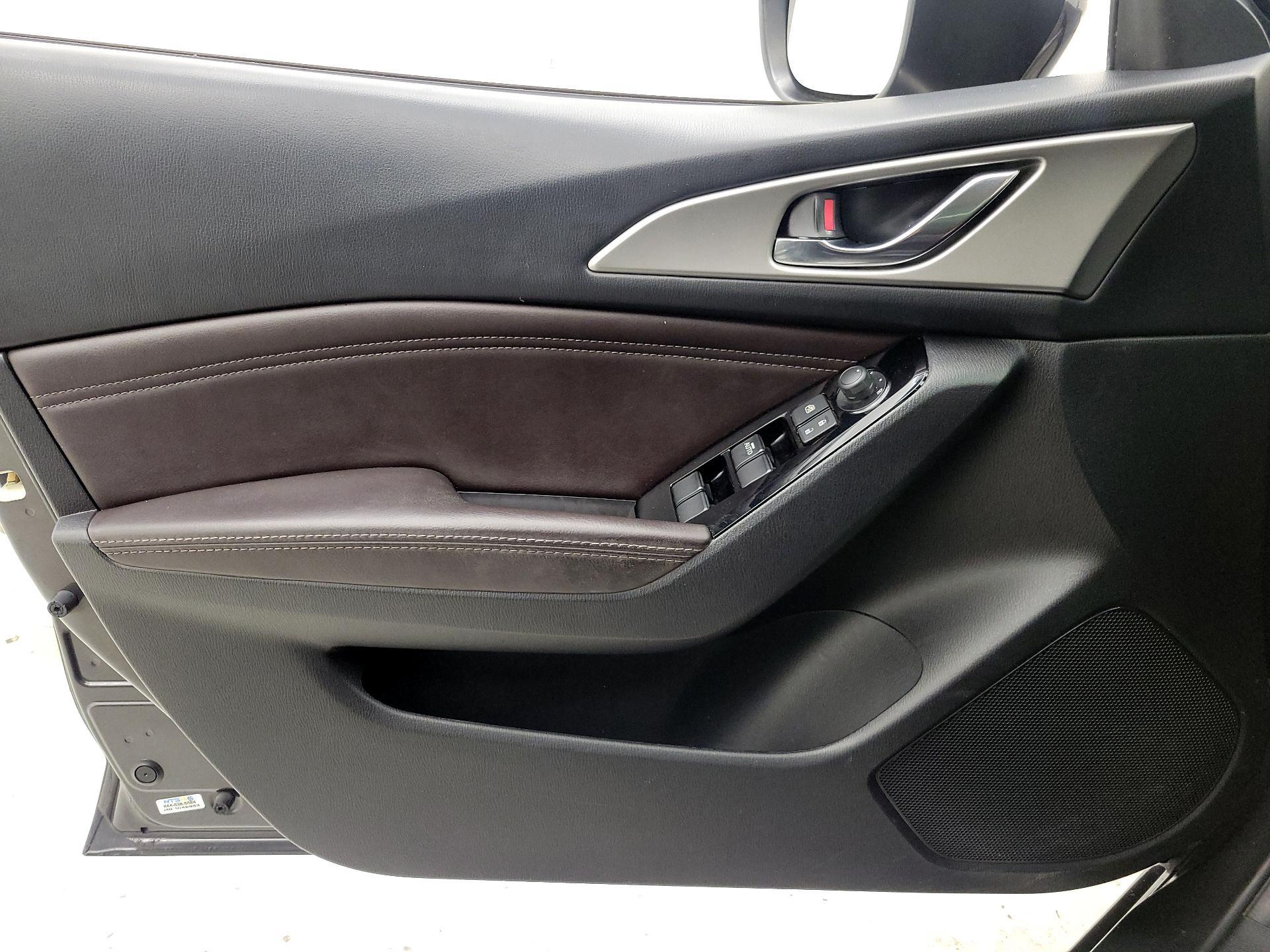 Thumbnail: 2017 Mazda Mazda3 - 12