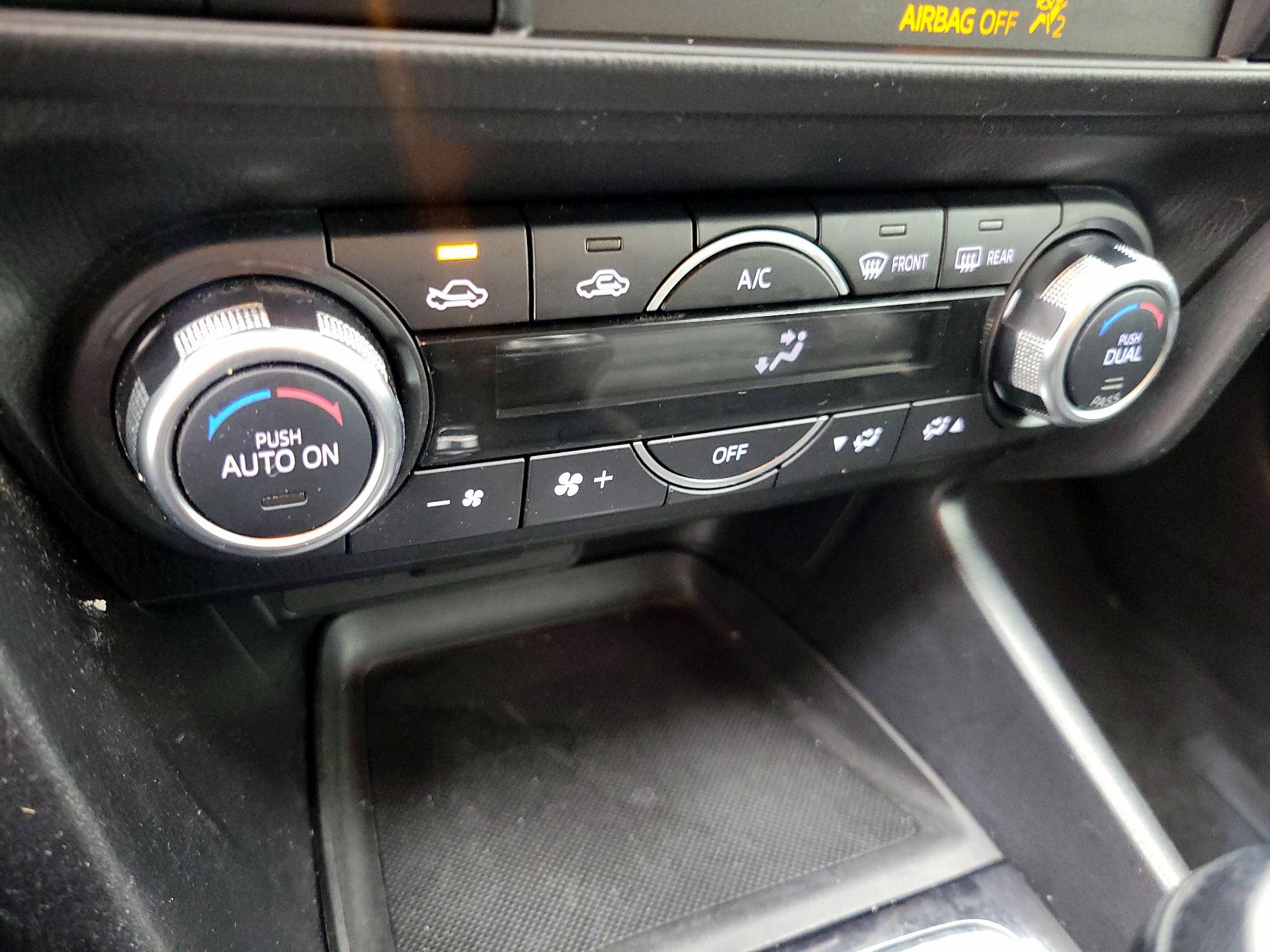 Thumbnail: 2017 Mazda Mazda3 - 16